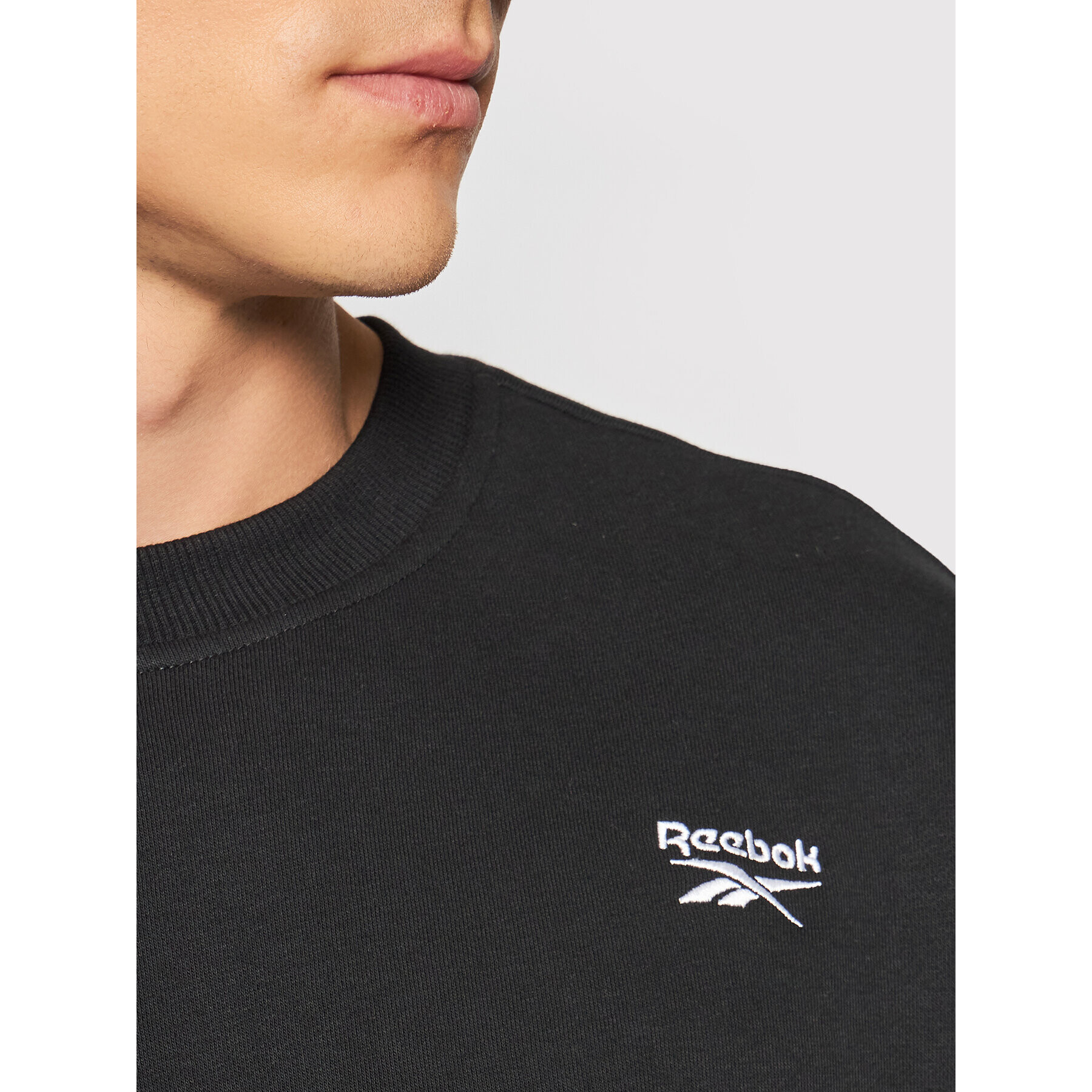 Reebok Bluză Identity Fleece Crew GR9199 Negru Regular Fit - Pled.ro