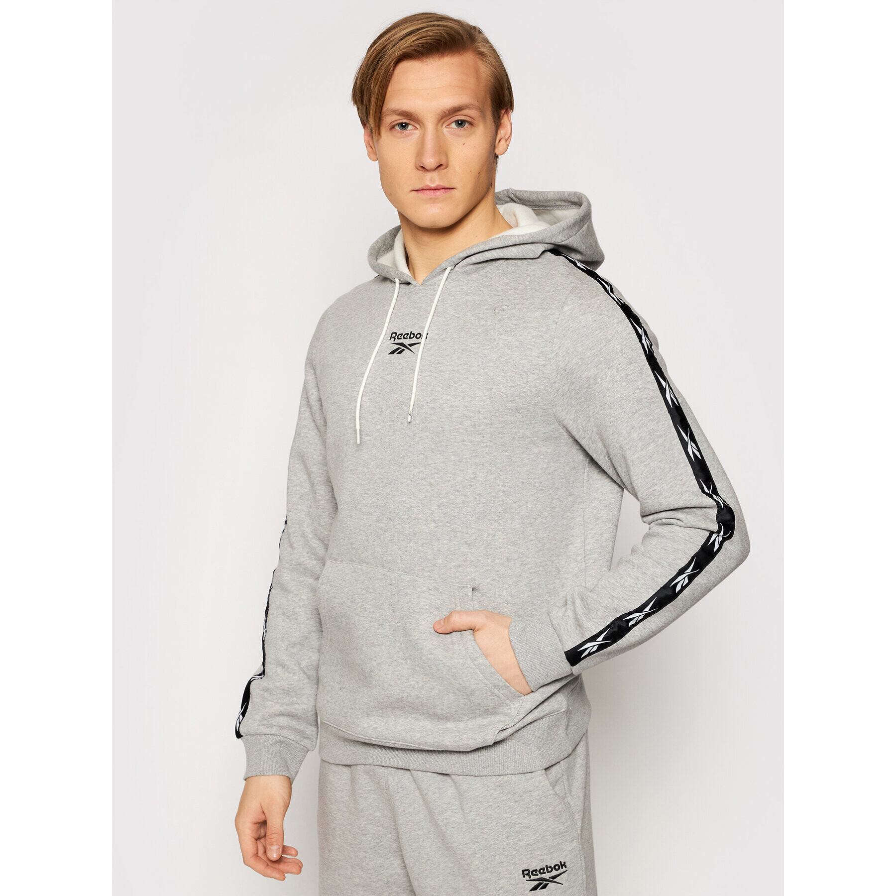 Reebok Bluză Training Essentials GU9959 Gri Regular Fit - Pled.ro