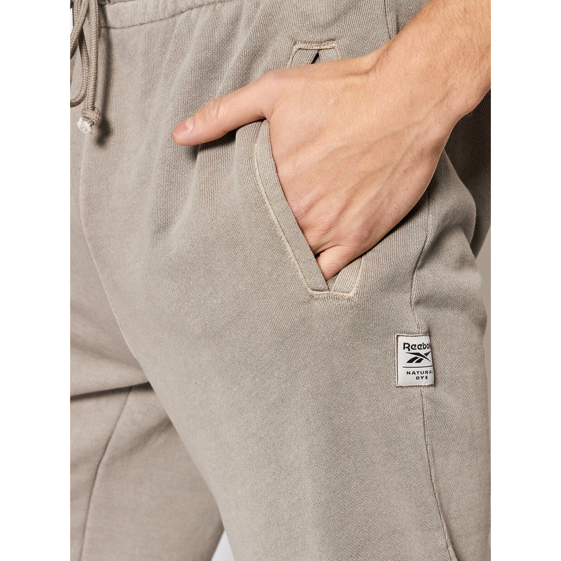 Reebok Pantaloni trening HB5969 Gri Regular Fit - Pled.ro