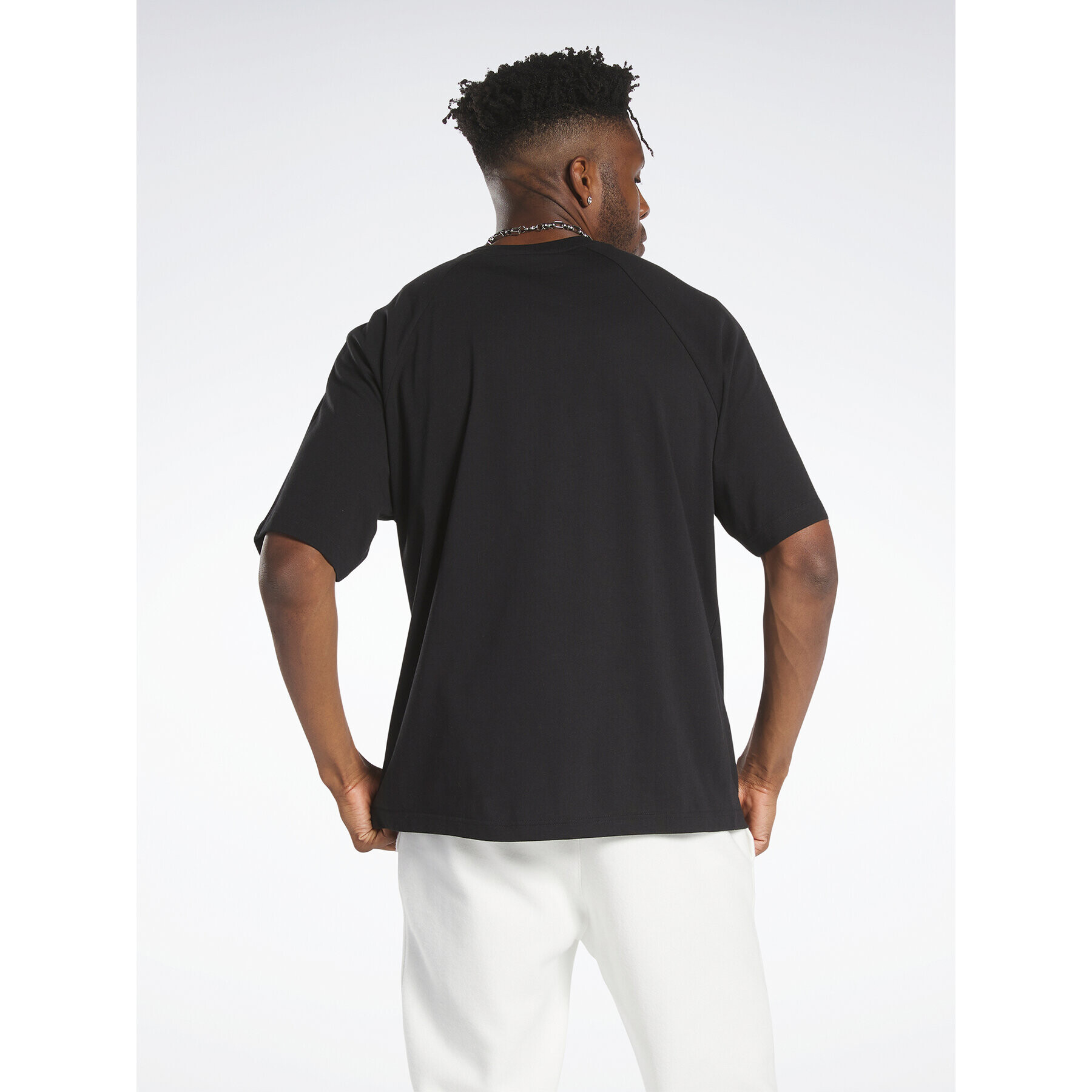 Reebok Tricou Classics Wardrobe Essentials T-Shirt HS7162 Negru Oversize - Pled.ro