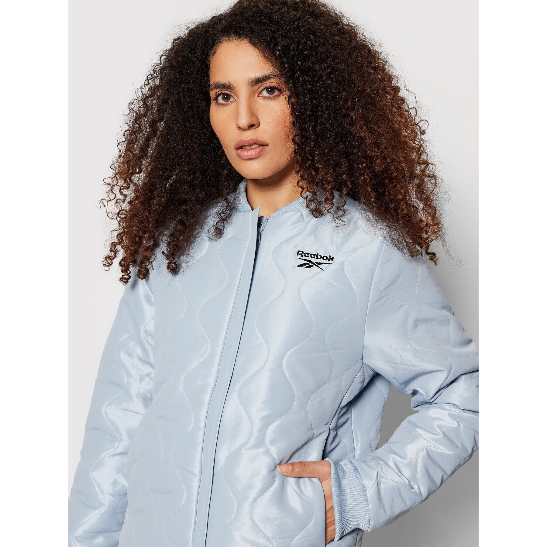 Reebok Geacă bomber Outwear Core GR8934 Albastru Regular Fit - Pled.ro