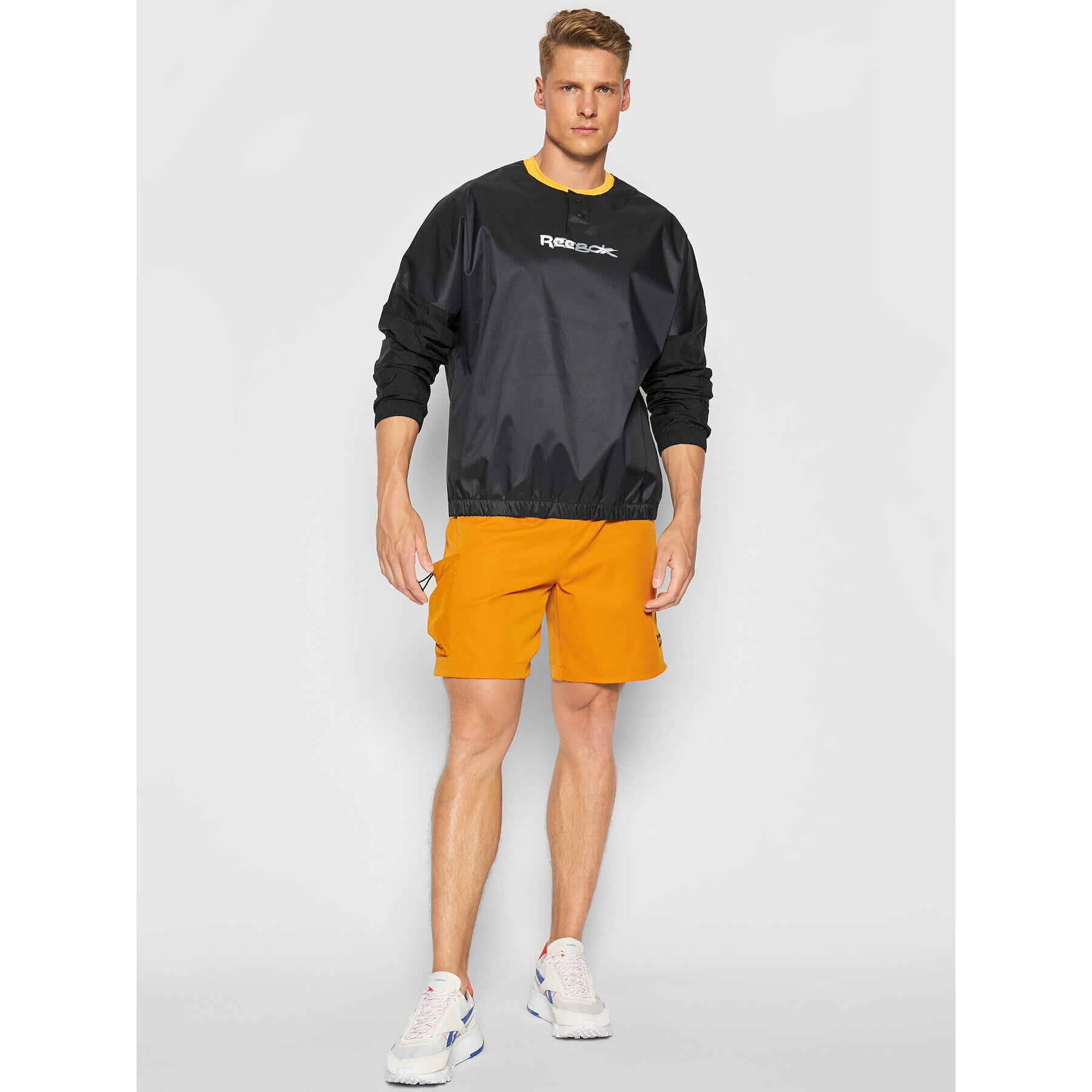 Reebok Geacă fără fermoar Myt Crew GT5788 Negru Regular Fit - Pled.ro