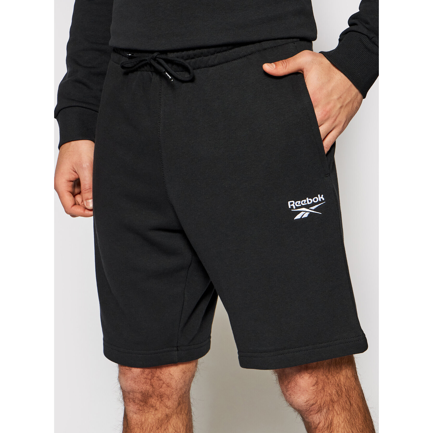 Reebok Pantaloni scurți sport Identity GL3148 Negru Slim Fit - Pled.ro