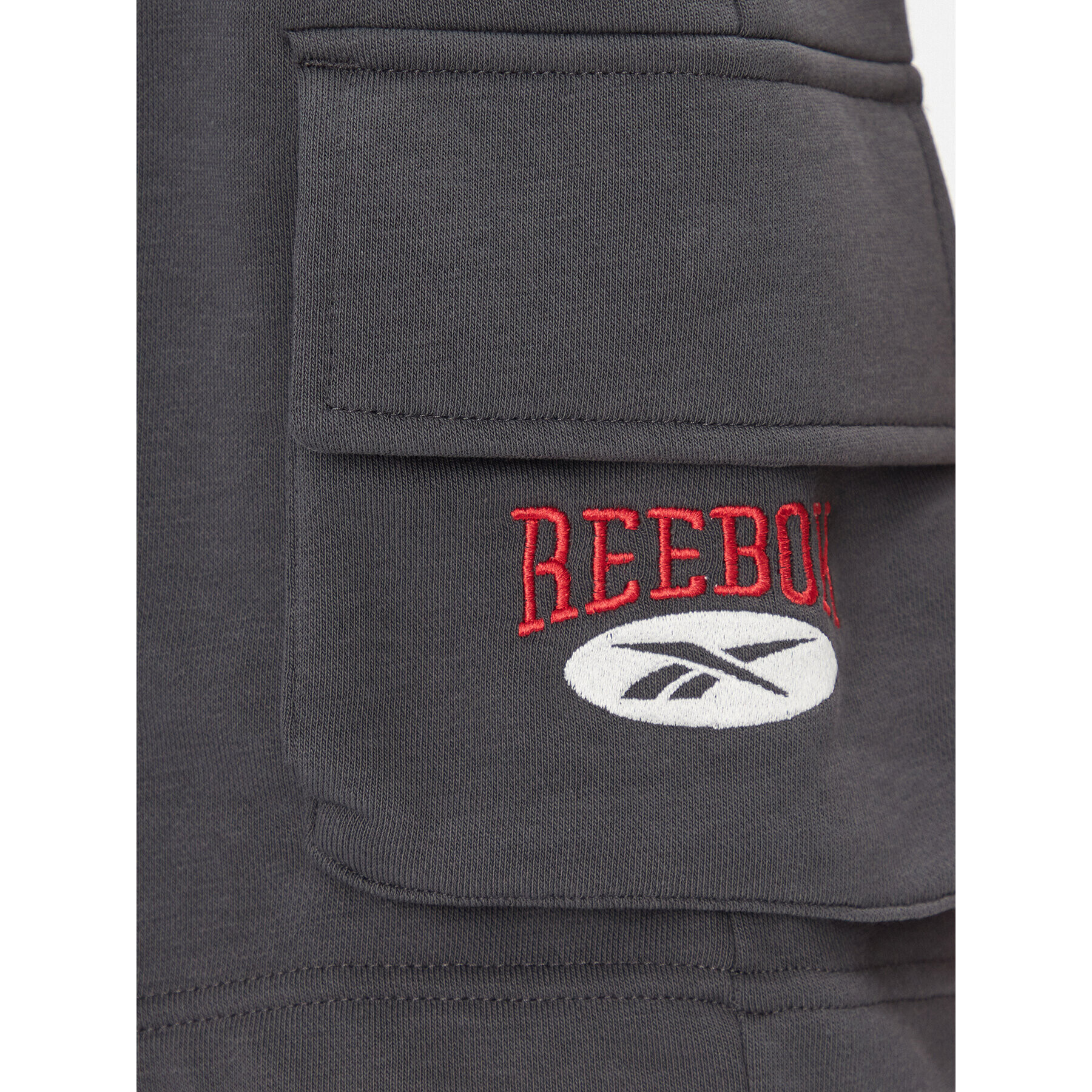 Reebok Pantaloni scurți sport Archive Essentials IL6289 Gri Regular Fit - Pled.ro