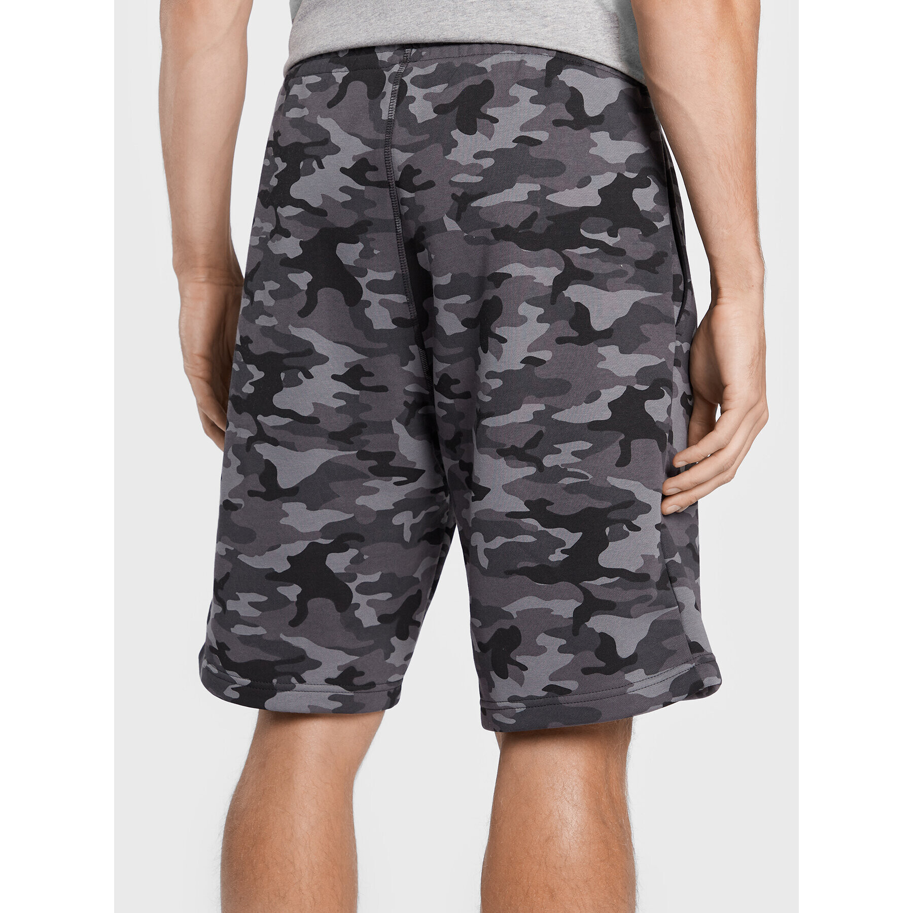 Reebok Pantaloni scurți sport Identity Camo HM7255 Gri Classic Fit - Pled.ro