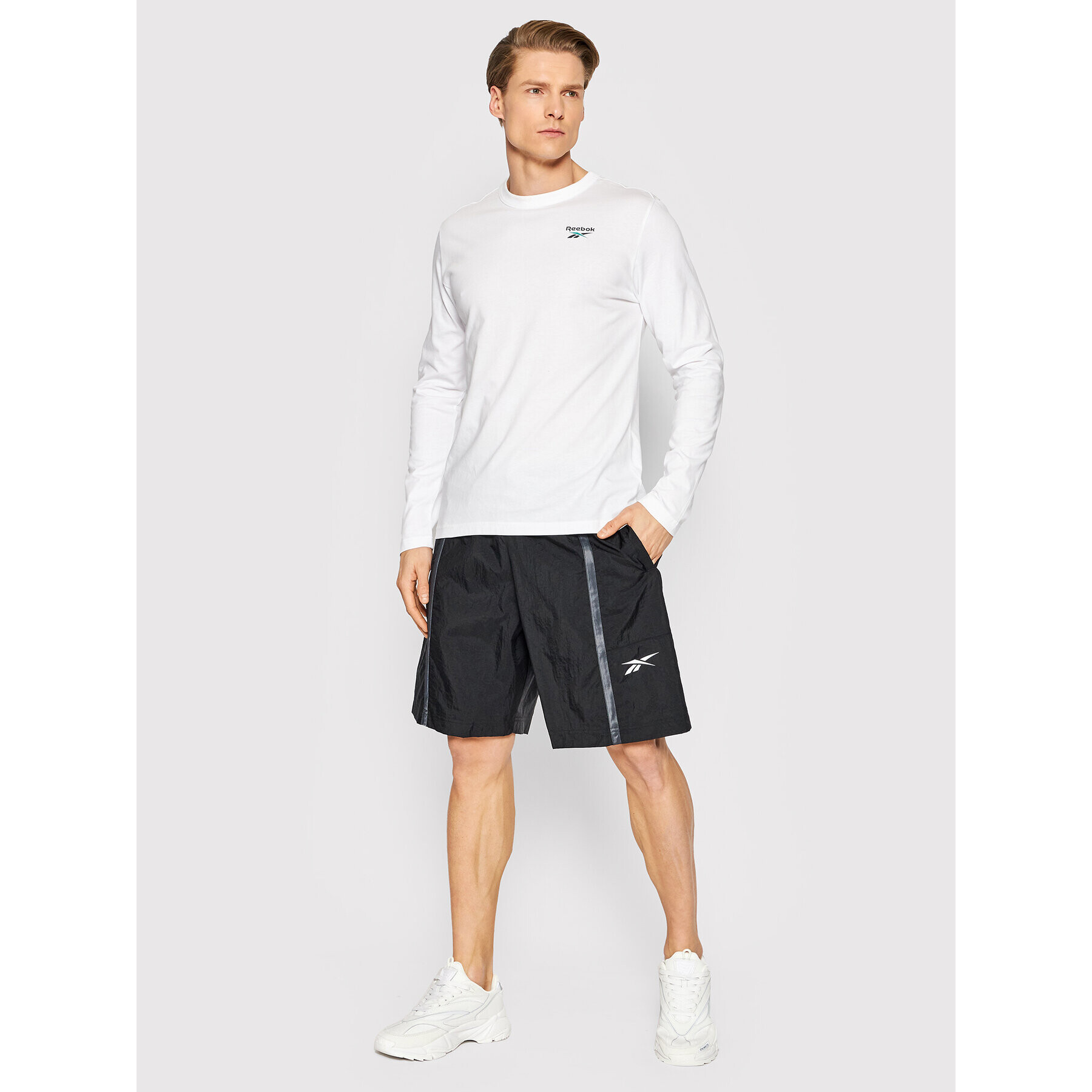 Reebok Pantaloni scurți sport Myt Woven H54329 Negru Regular Fit - Pled.ro