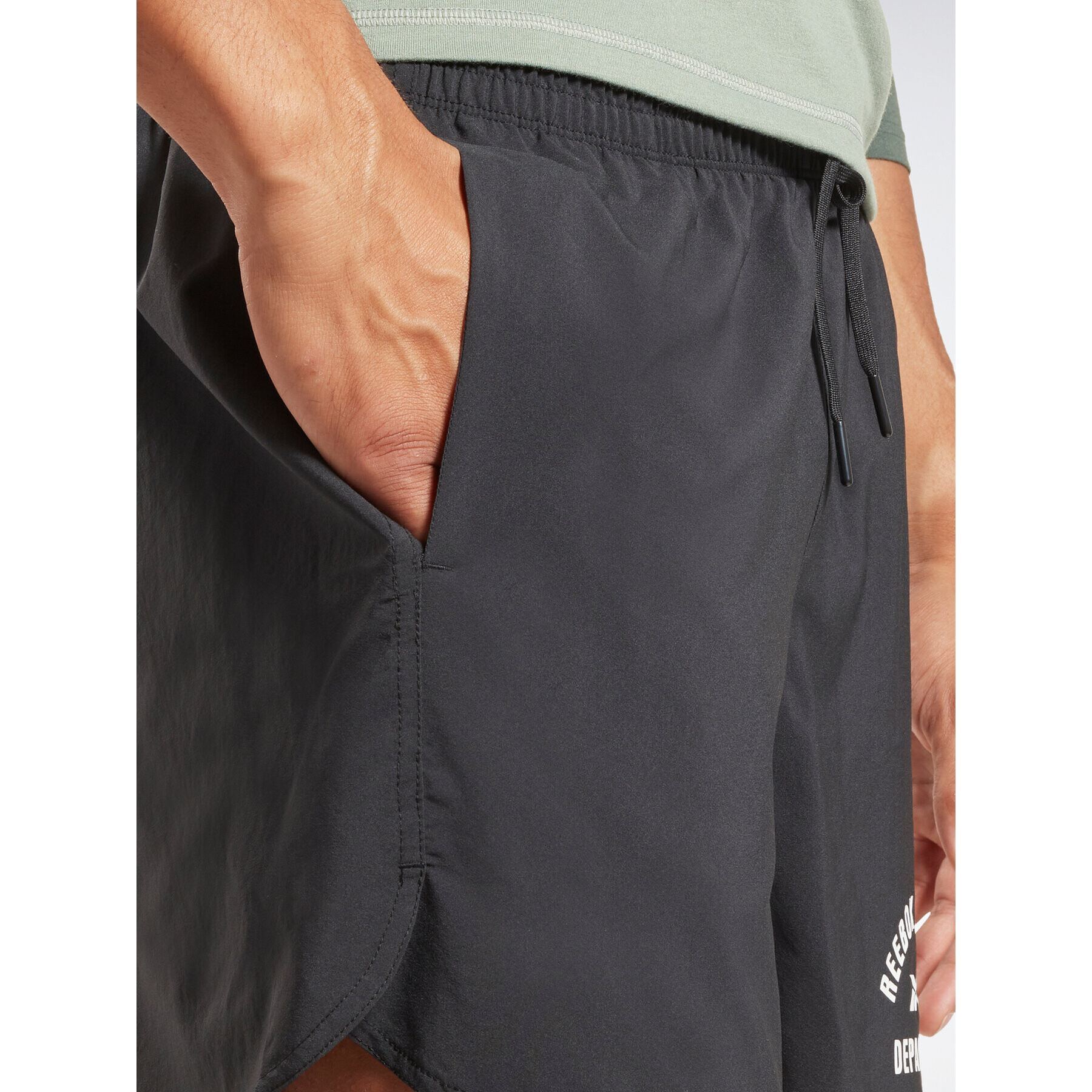 Reebok Pantaloni scurți sport Training Graphic Woven Shorts HT3705 Negru - Pled.ro