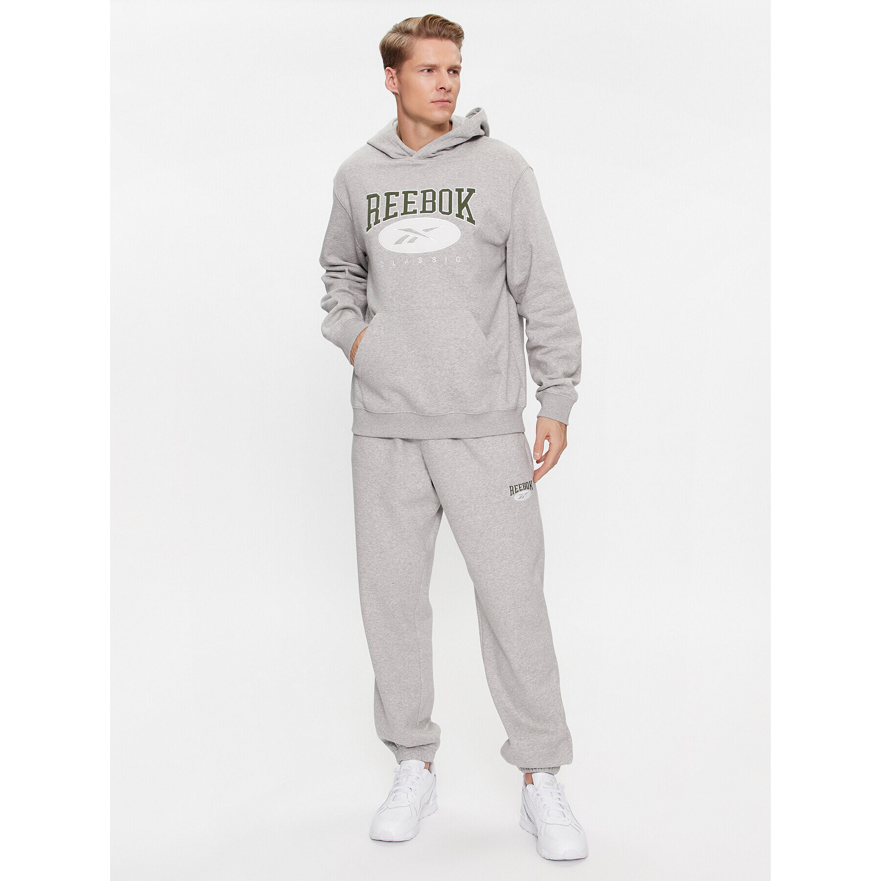 Reebok Pantaloni trening Archive Essentials IM1535 Gri Regular Fit - Pled.ro