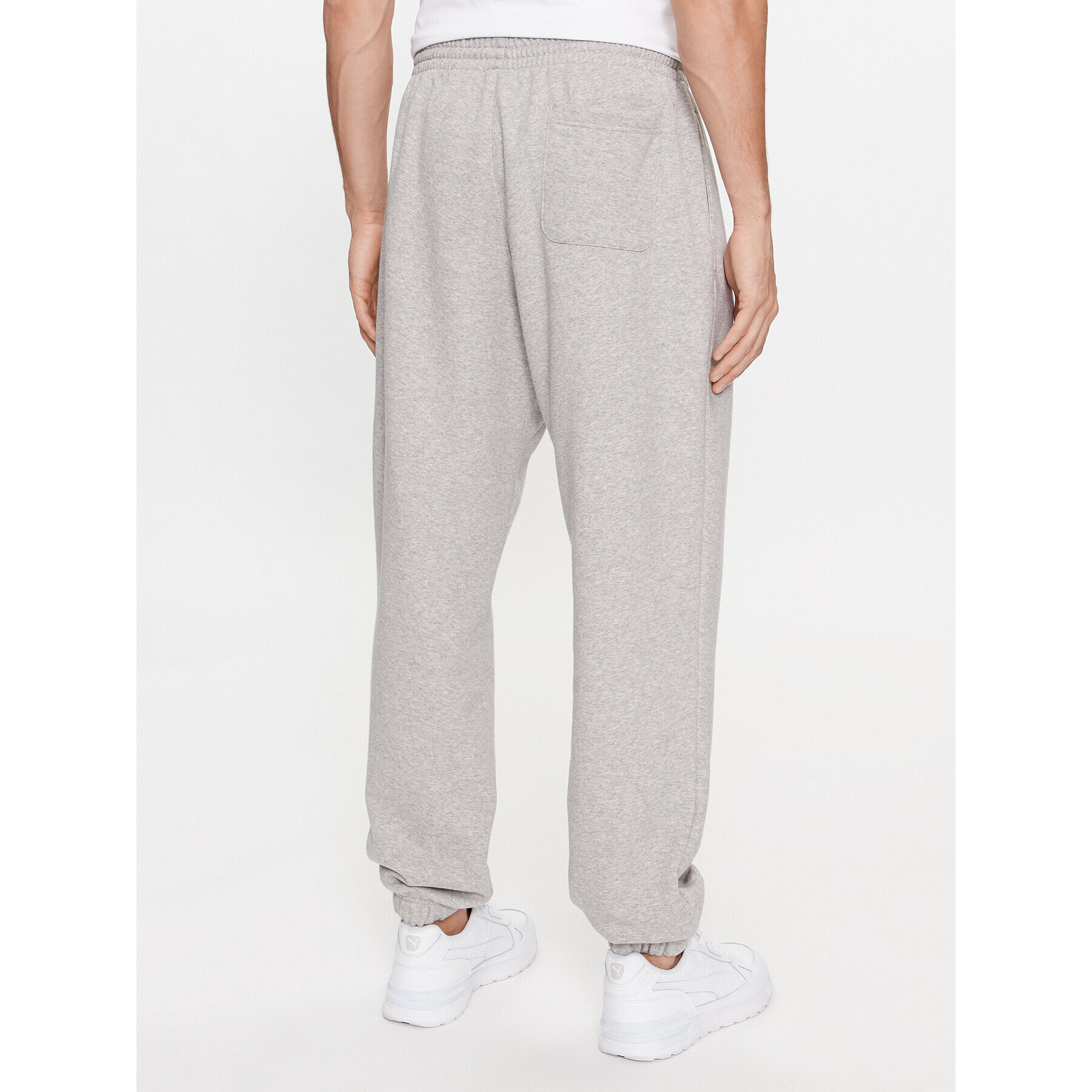 Reebok Pantaloni trening Archive Essentials IM1535 Gri Regular Fit - Pled.ro