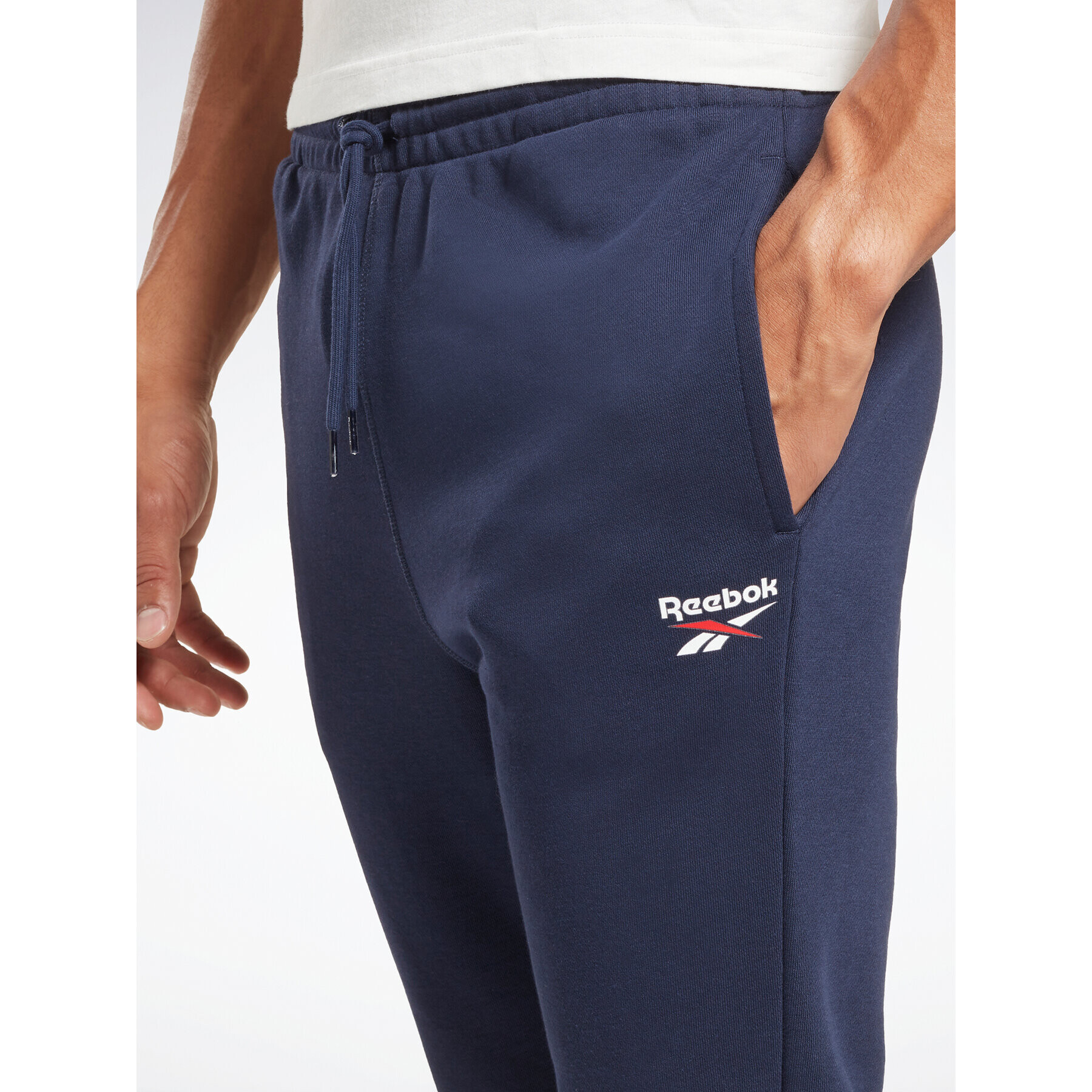 Reebok Pantaloni trening Identity H49681 Bleumarin Regular Fit - Pled.ro