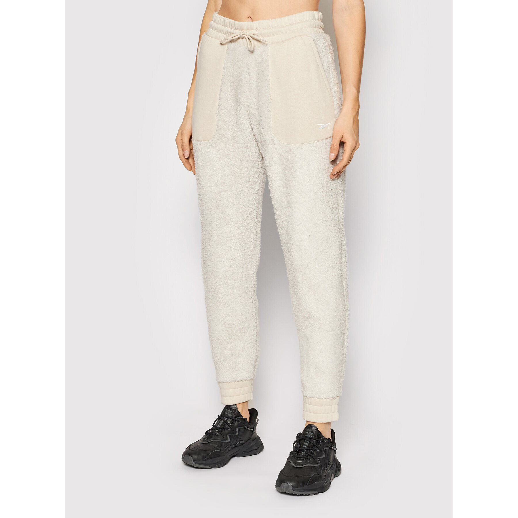 Reebok Pantaloni trening MYT Cozy GV3289 Bej Regular Fit - Pled.ro