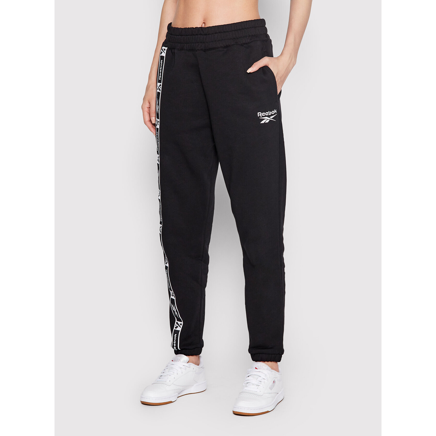 Reebok Pantaloni trening Tape Pack HB2261 Negru Relaxed Fit - Pled.ro