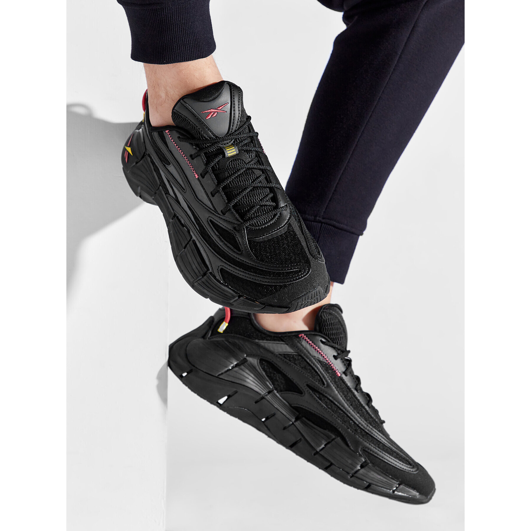 Reebok Pantofi Zig Kinetica 2.5 GX0504 Negru - Pled.ro