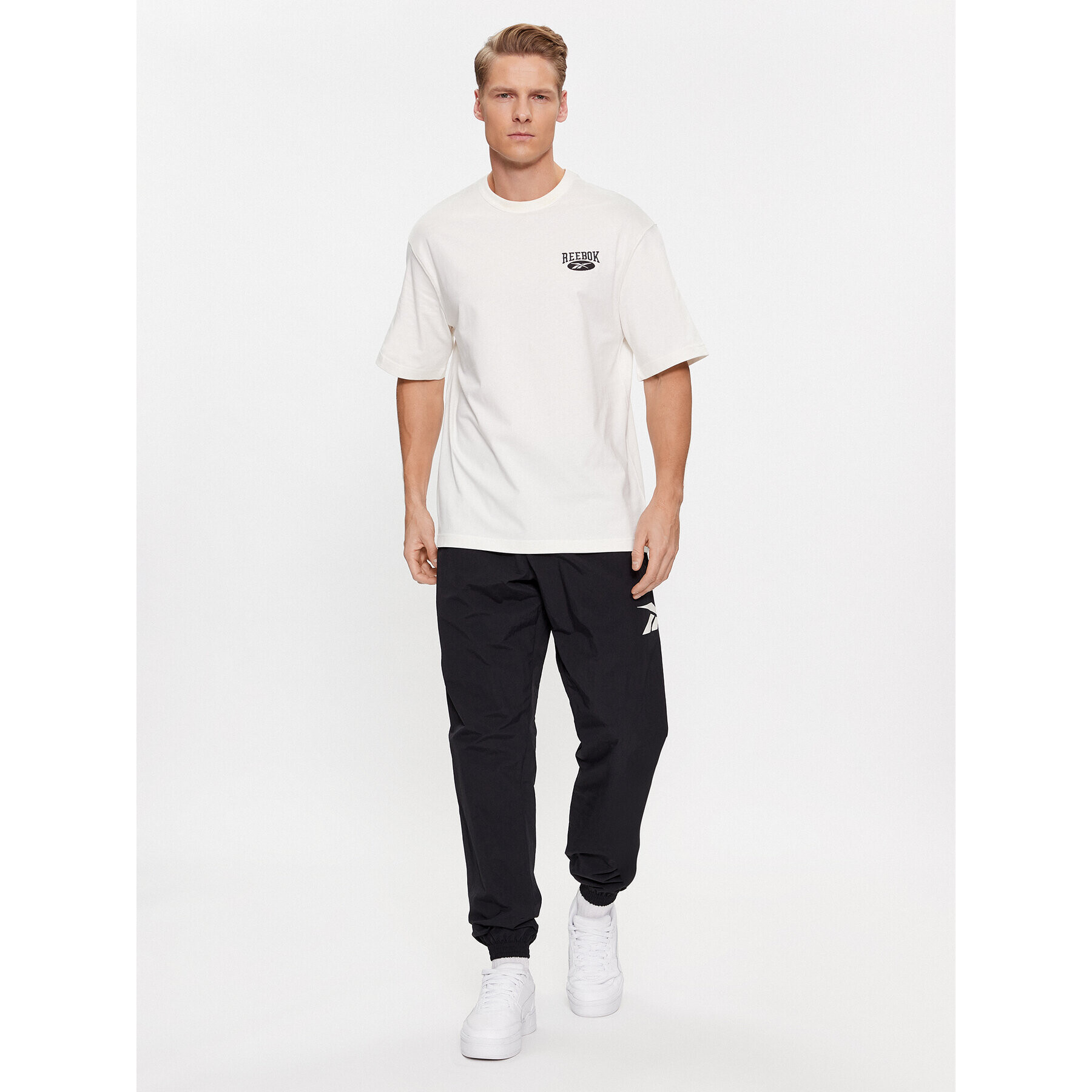 Reebok Tricou Archive Essentials IM1525 Alb Regular Fit - Pled.ro