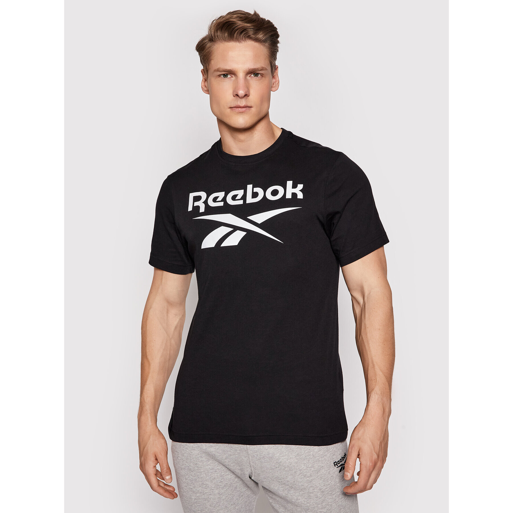 Reebok Tricou Graphic Series Stacked FP9150 Negru Slim Fit - Pled.ro