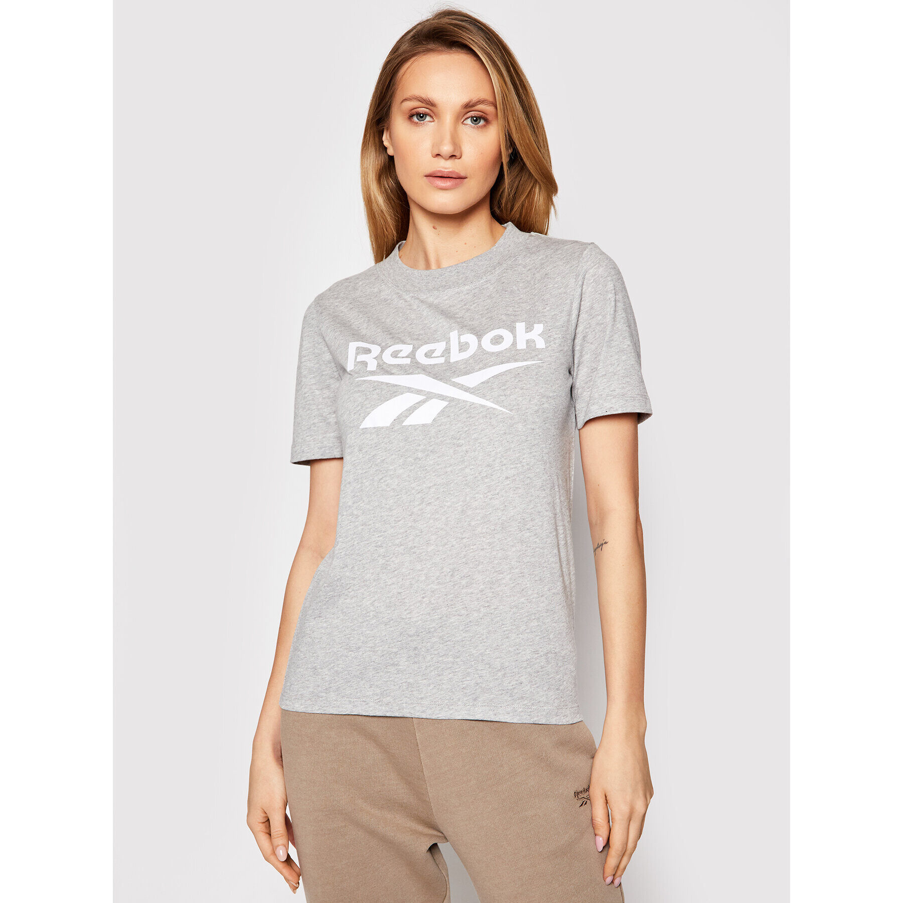 Reebok Tricou Identity Logo GQ9462 Gri Classic Fit - Pled.ro