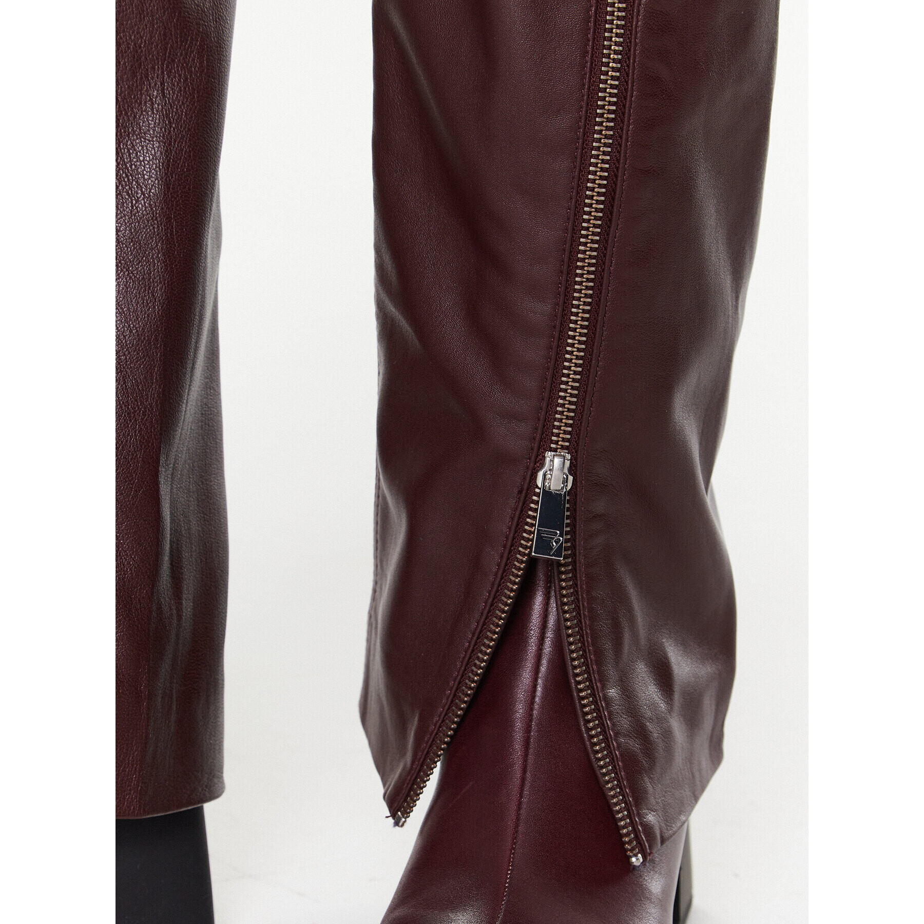 Remain Pandaloni de piele Leather Zipper RM2053 Vișiniu Straight Fit - Pled.ro