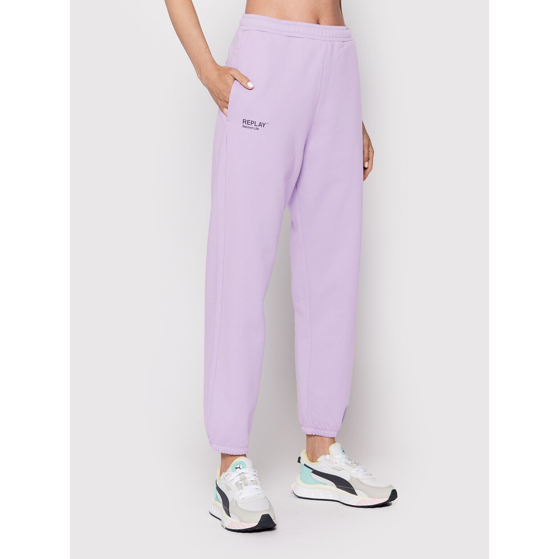 Replay Pantaloni trening W8594 .000.23040P Violet Comfort Fit - Pled.ro