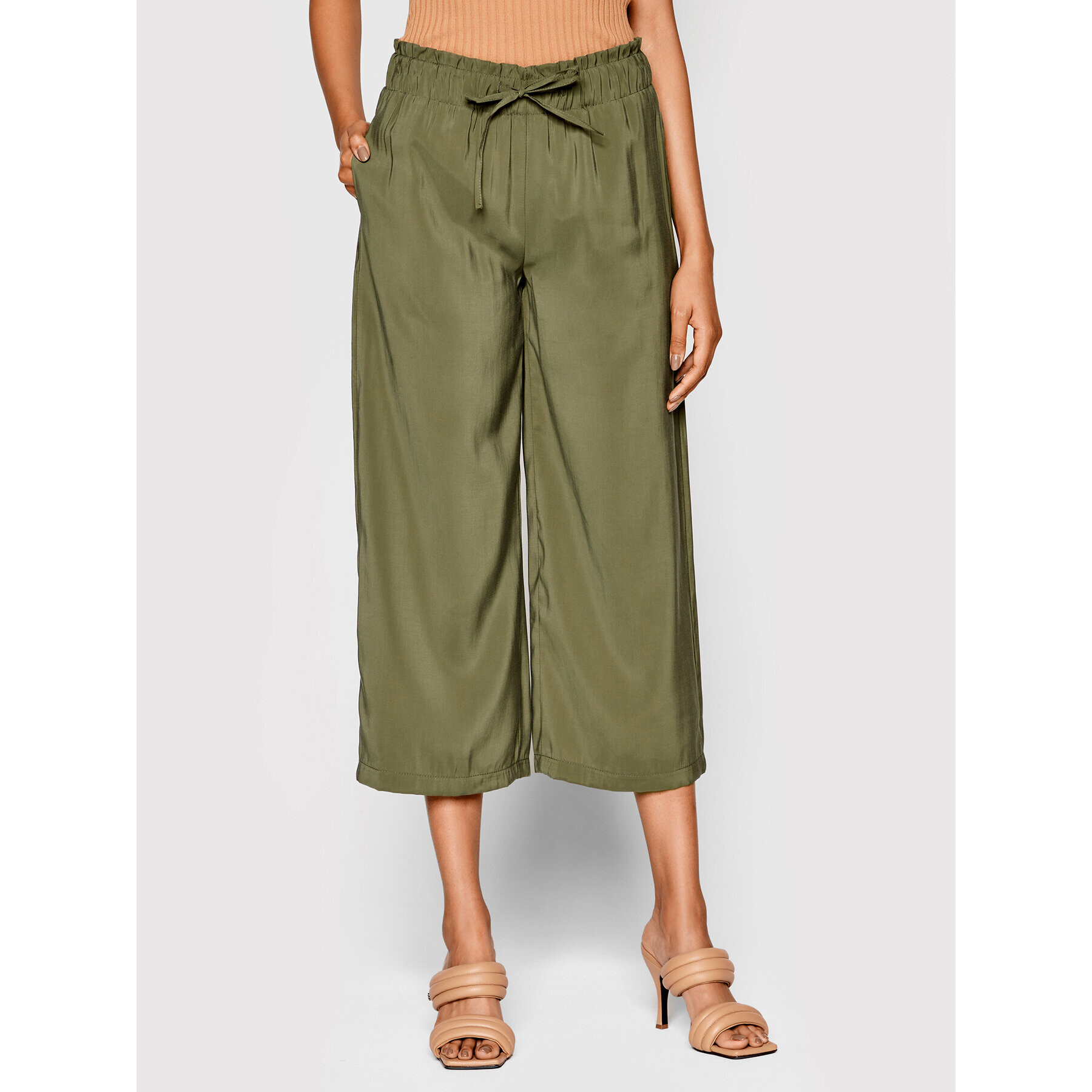 Rinascimento Pantaloni culotte CFC0109166003 Verde Relaxed Fit - Pled.ro