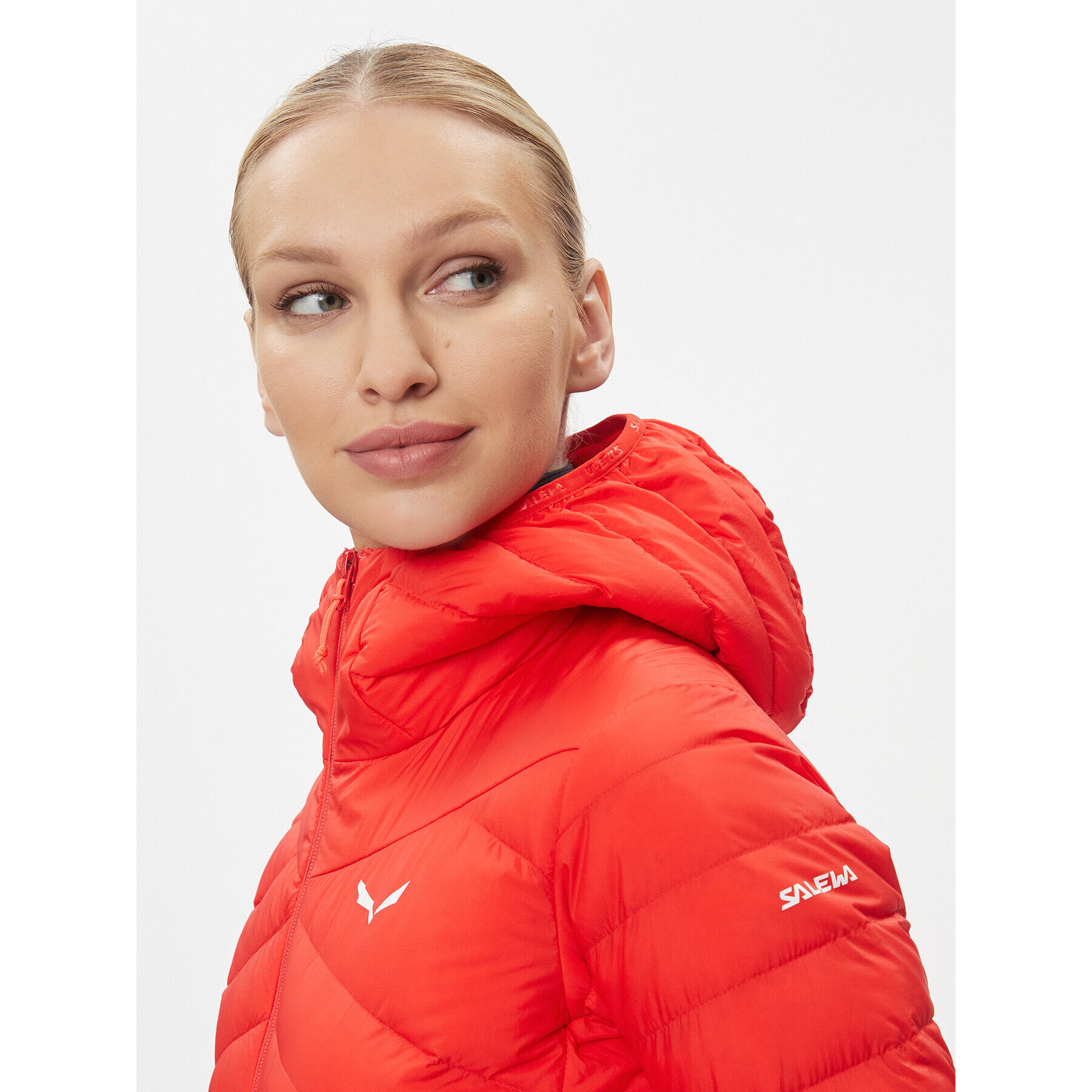 Salewa Geacă din puf Brenta 27884 Roșu Regular Fit - Pled.ro