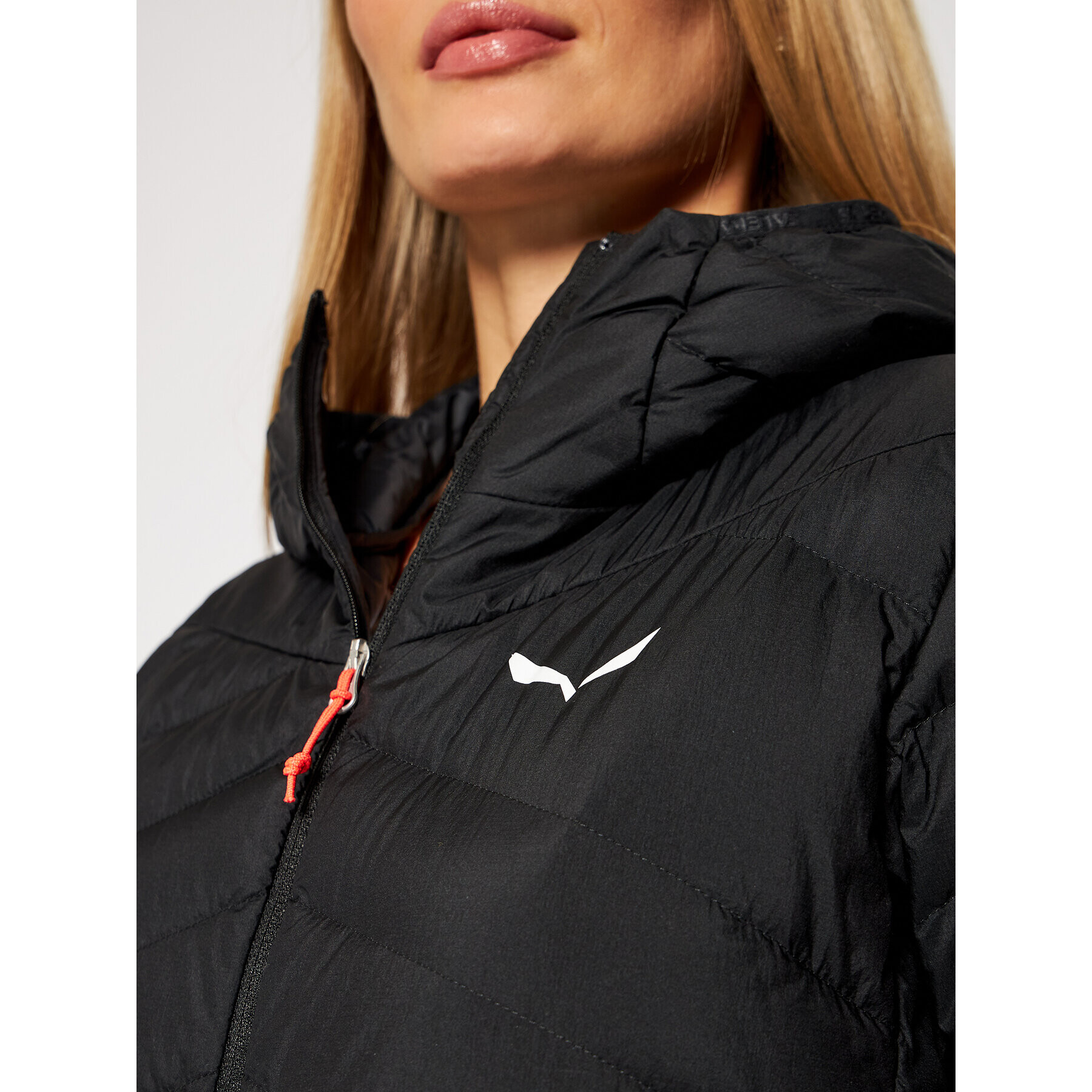 Salewa Geacă din puf W Brenda 27884 Negru Regular Fit - Pled.ro