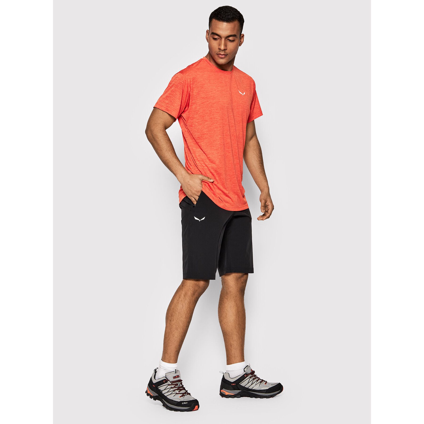 Salewa Pantaloni scurți sport Talveno 27064 Negru Regular Fit - Pled.ro