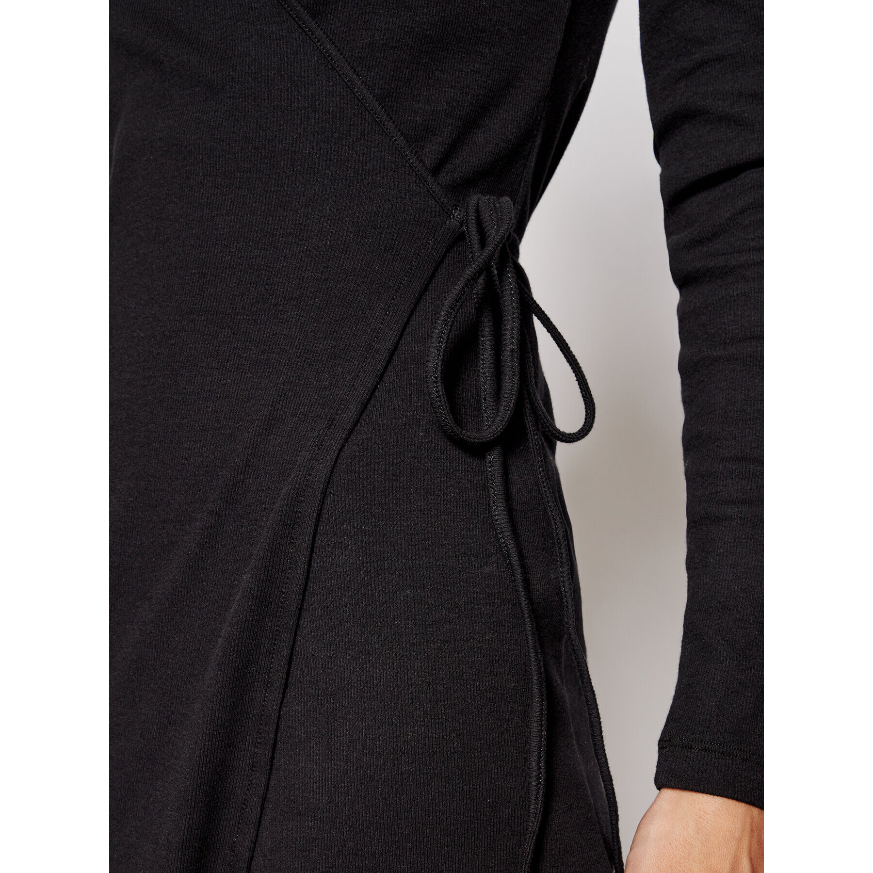 Samsøe Samsøe Rochie de zi Sarai Wrap F00002135 Negru Regular Fit - Pled.ro