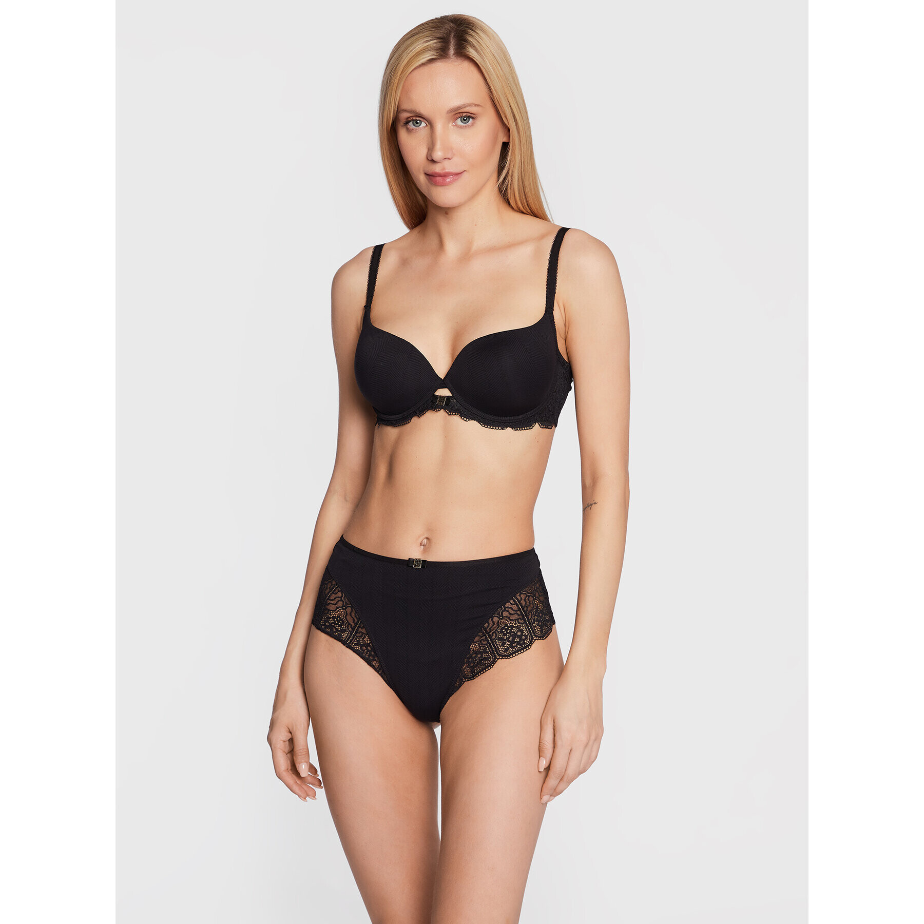 Selmark Sutien cu armătură Nicole 50917 Negru - Pled.ro