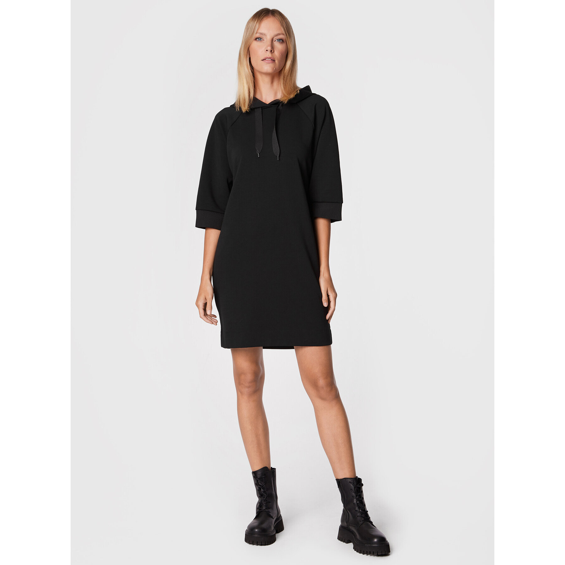 Sisley Rochie tricotată 4IPRLV01T Negru Regular Fit - Pled.ro