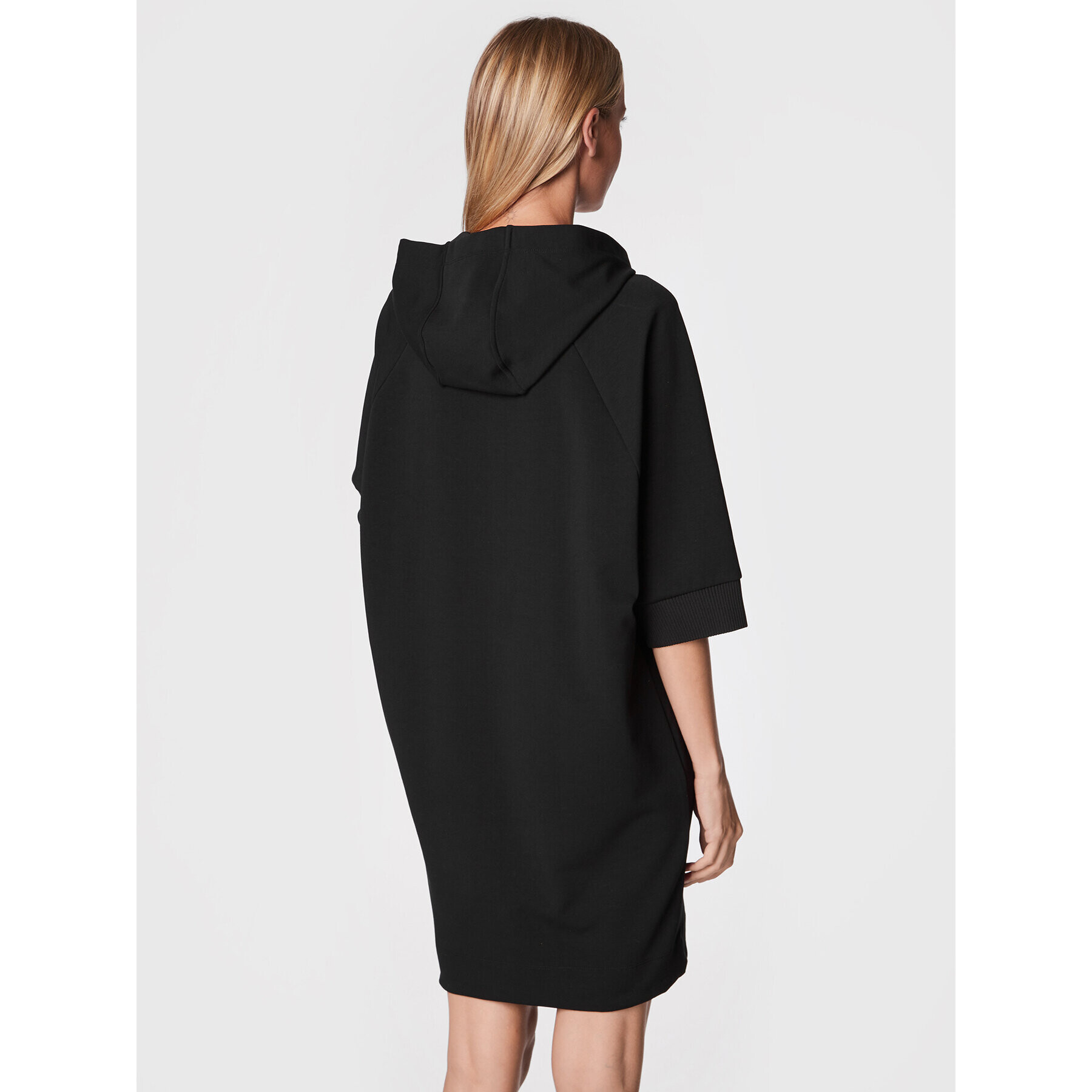 Sisley Rochie tricotată 4IPRLV01T Negru Regular Fit - Pled.ro