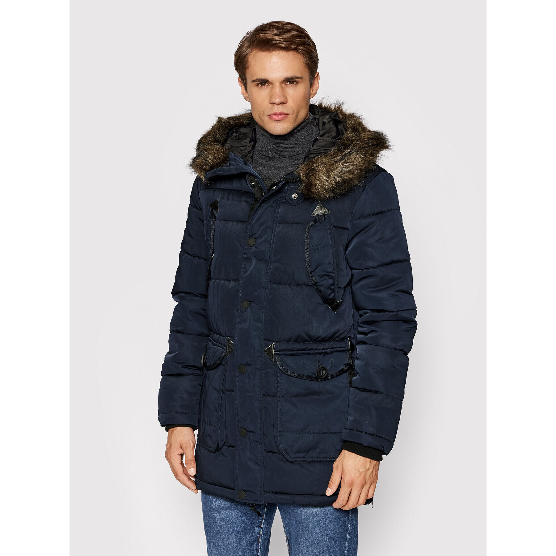 Superdry Geacă din puf Chinook M5011275A Bleumarin Regular Fit - Pled.ro