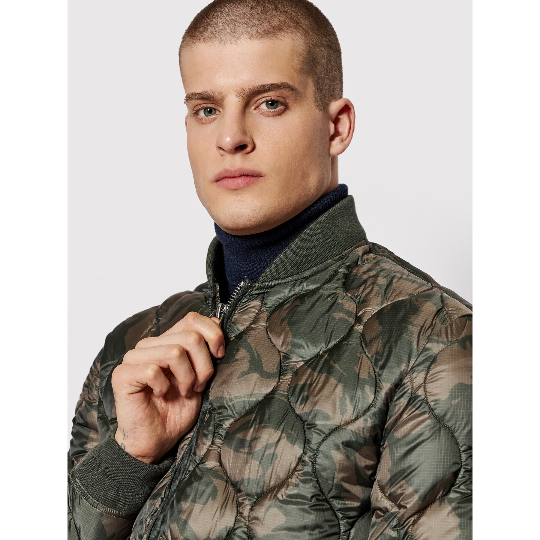 Superdry Geacă din puf Liner M5011255A Verde Regular Fit - Pled.ro