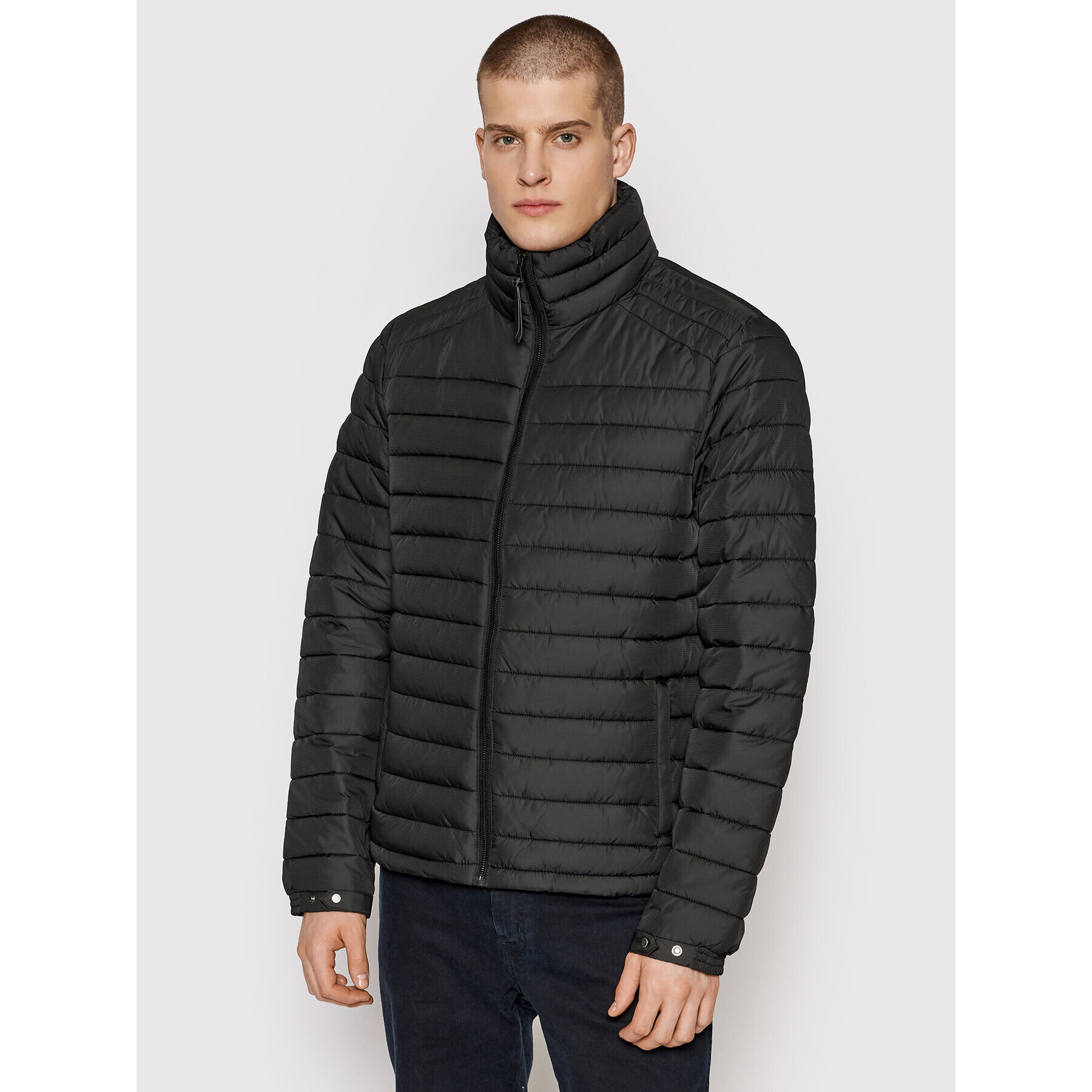 Superdry Geacă din puf Studios M5011103A Negru Regular Fit - Pled.ro