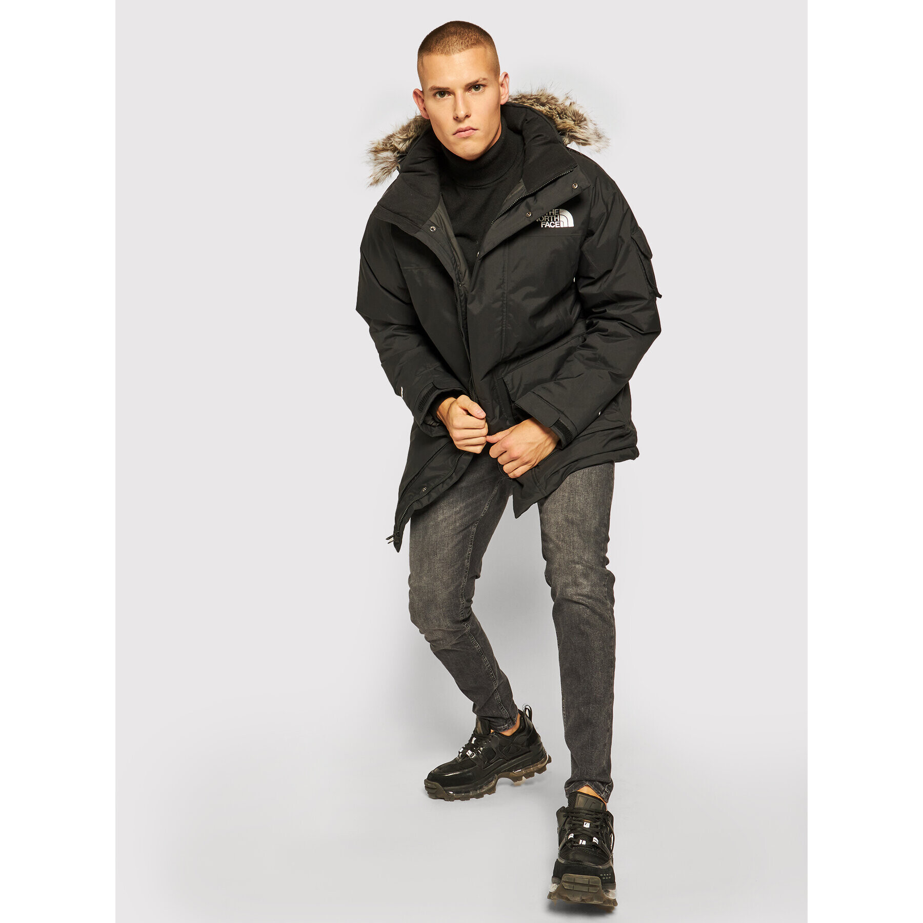 The North Face Geacă de iarnă Recycled Mcmurdo NF0A4M8G Negru Regular Fit - Pled.ro