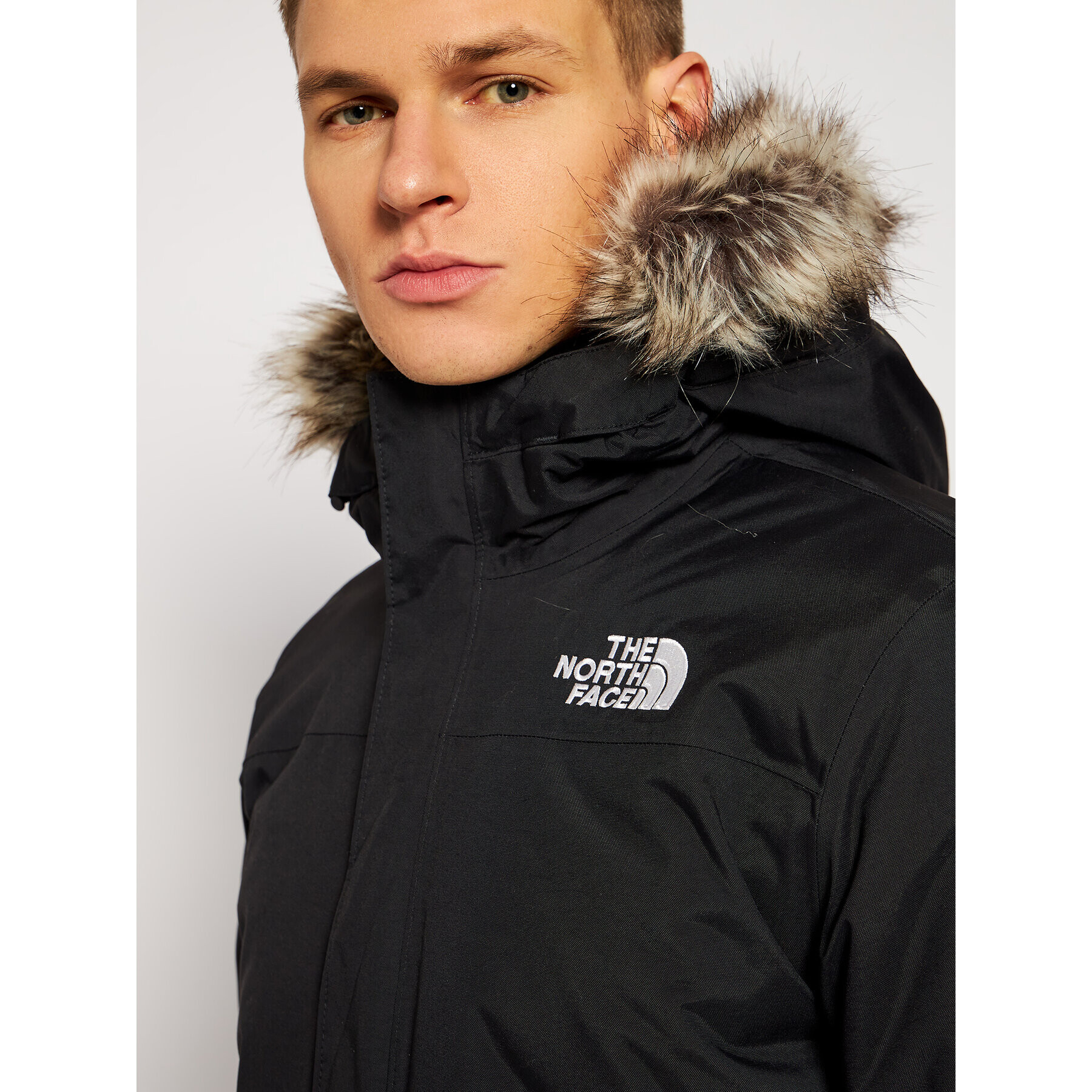 The North Face Geacă de iarnă Zaneck NF0A4M8H Negru Regular Fit - Pled.ro