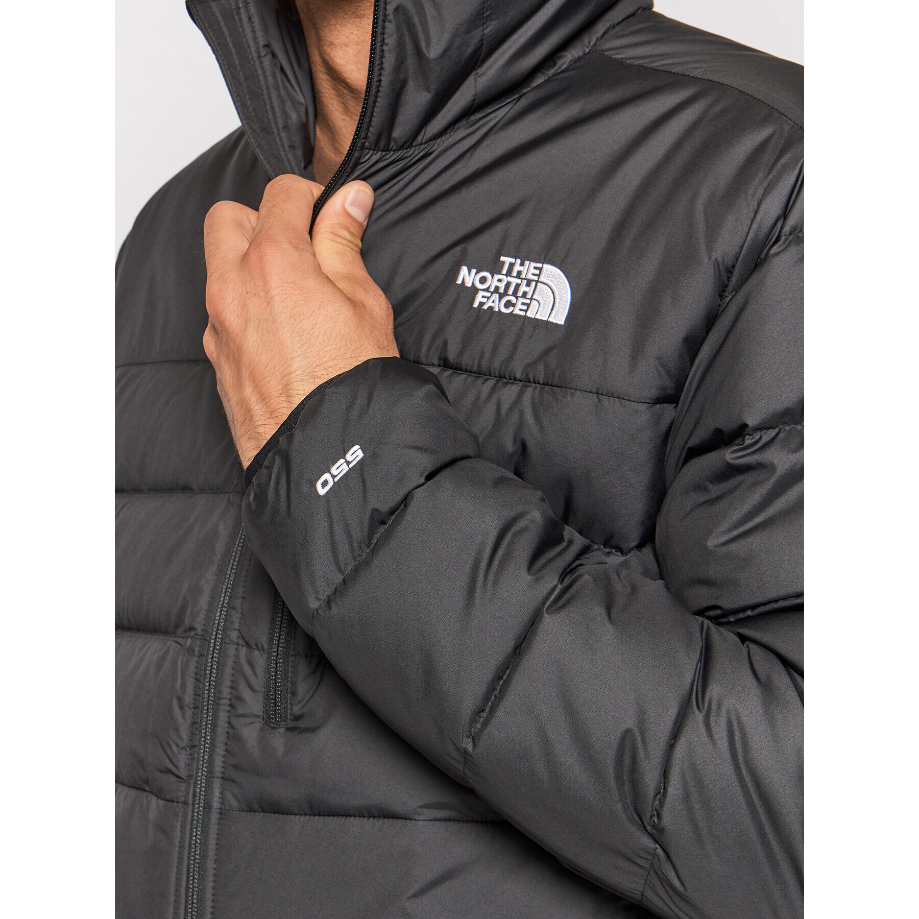 The North Face Geacă din puf Acncga NF0A4R29 Negru Regular Fit - Pled.ro