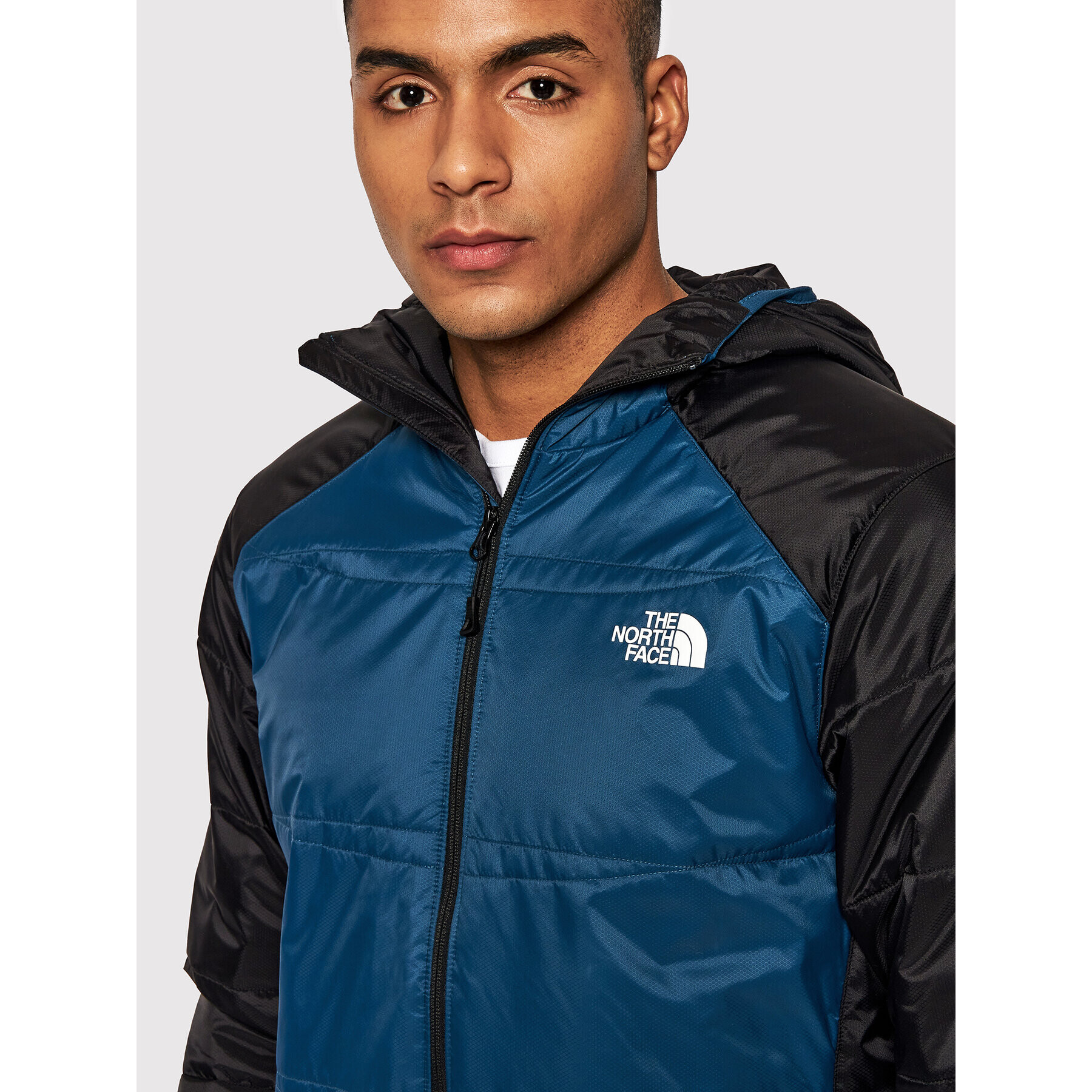 The North Face Geacă din puf Quest NF0A5IBR Bleumarin Regular Fit - Pled.ro