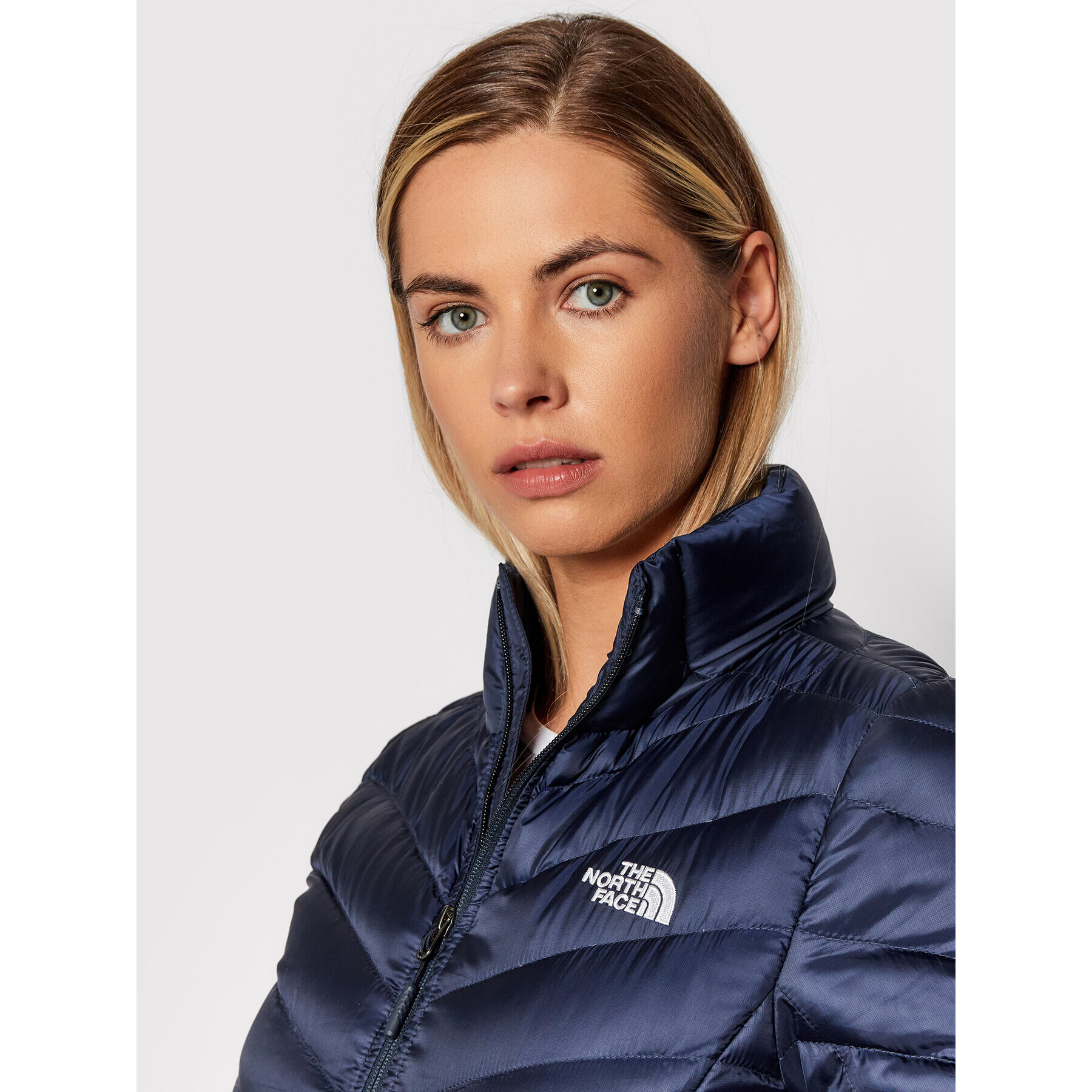 The North Face Geacă din puf Trevail NF0A3BRM Bleumarin Regular Fit - Pled.ro