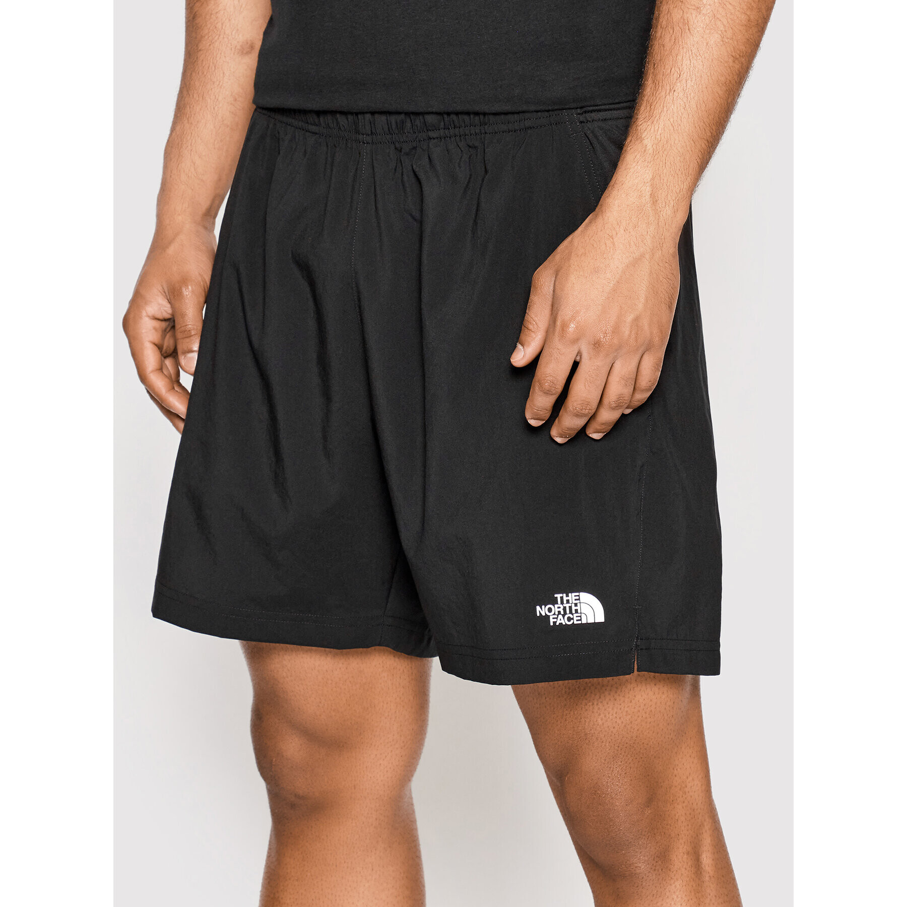 The North Face Pantaloni scurți sport NF0A3O1B Negru Regular Fit - Pled.ro