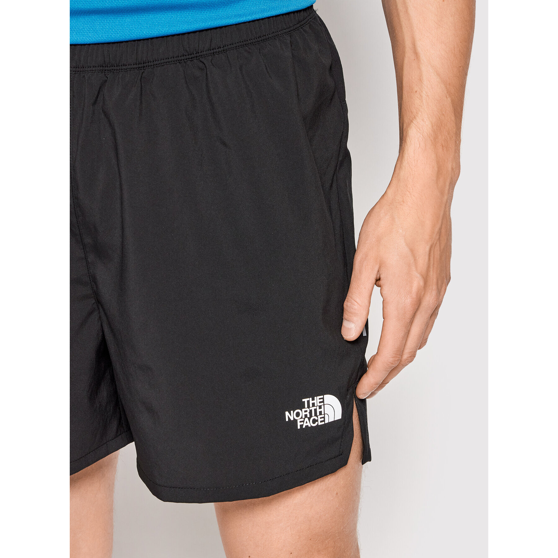 The North Face Pantaloni scurți sport Movmynt NF0A537L Negru Regular Fit - Pled.ro