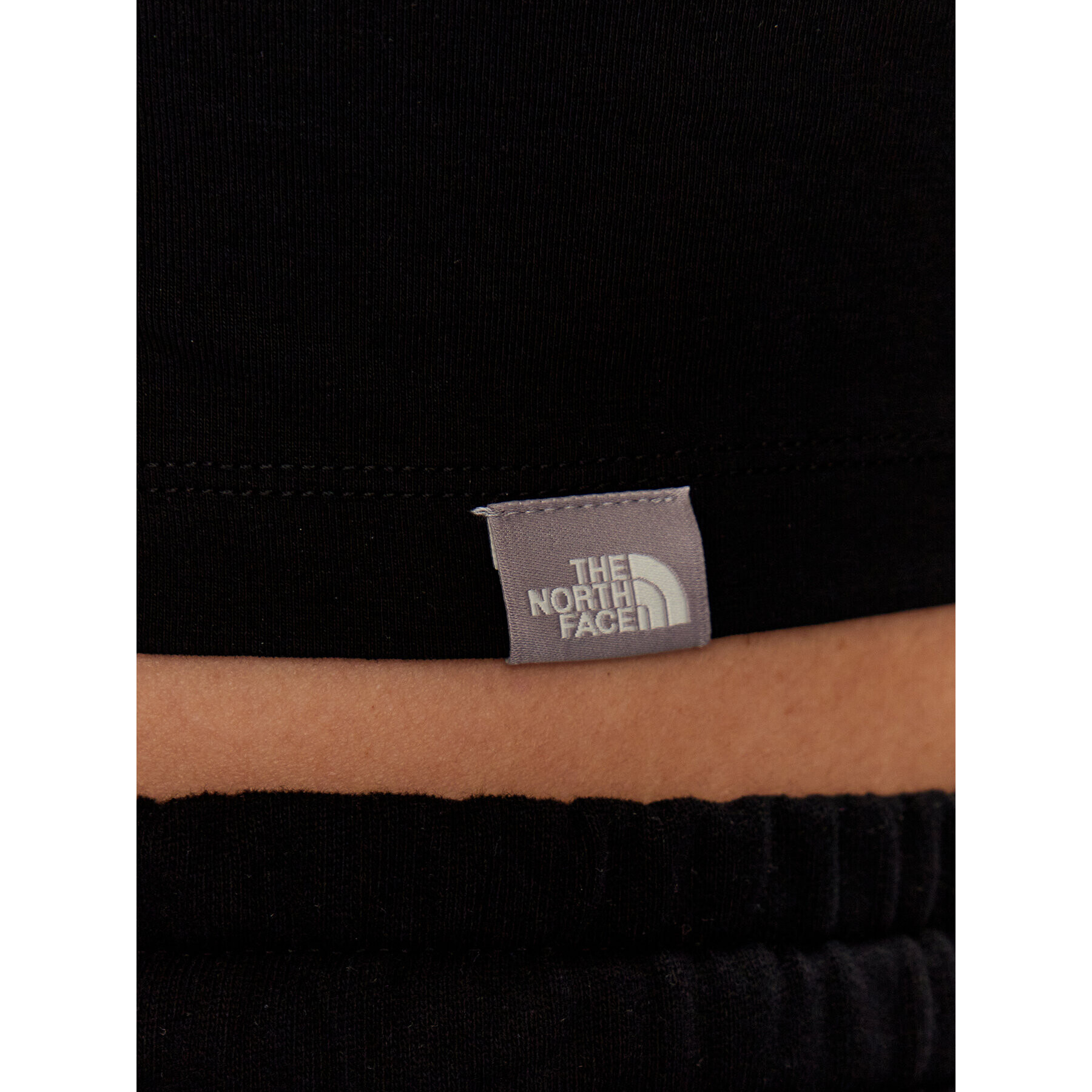 The North Face Top NF0A55AQ Negru Cropped Fit - Pled.ro