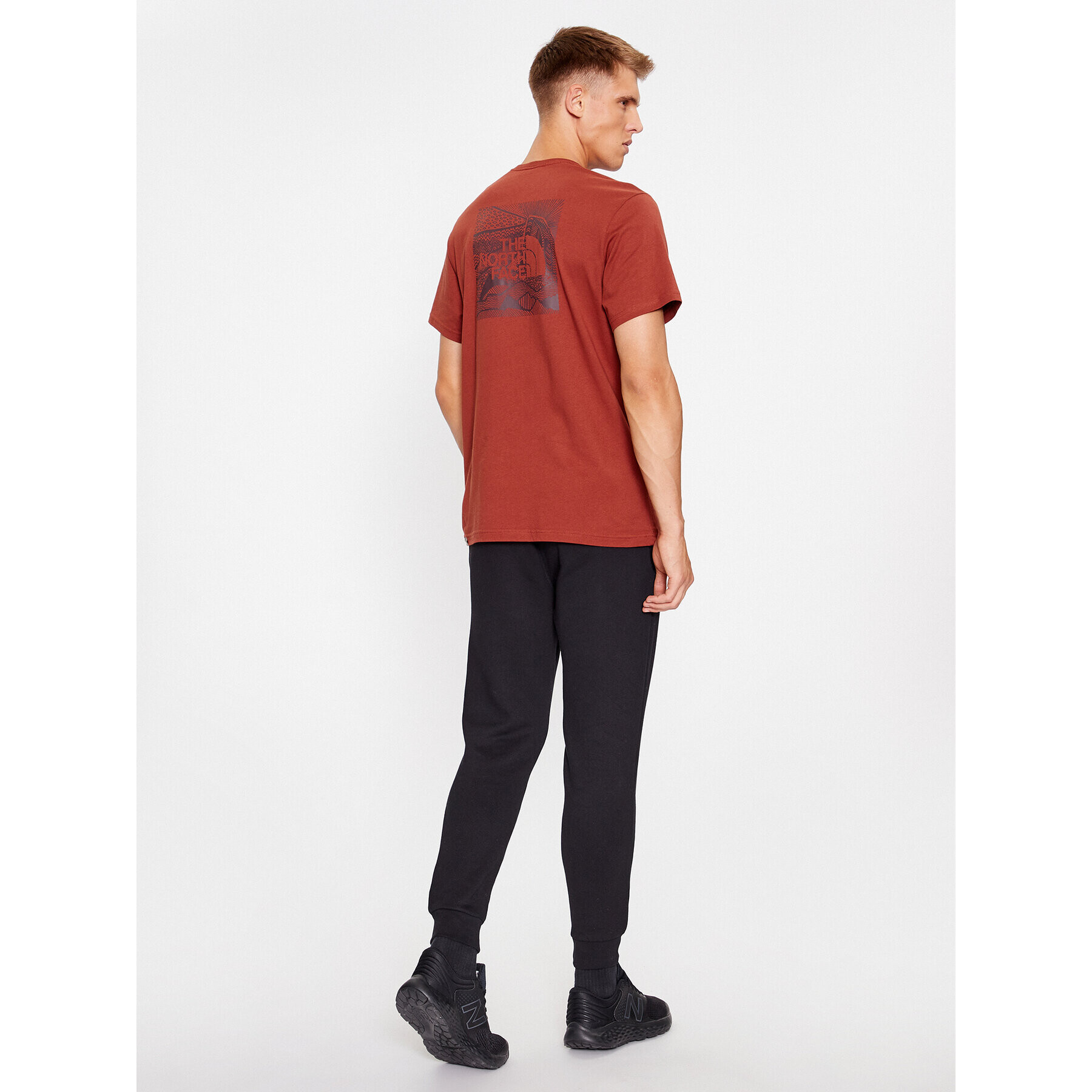 The North Face Tricou M S/S Redbox Celebration TeeNF0A7X1KUBC1 Maro Regular Fit - Pled.ro