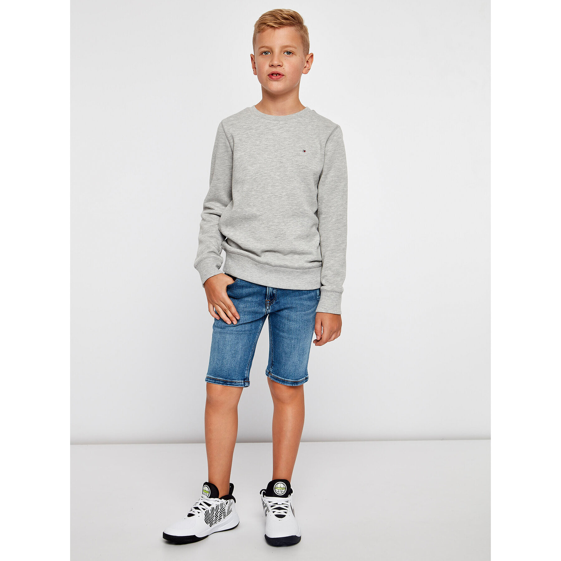 Tommy Hilfiger Bluză Boys Basic Sweatshirt KB0KB04137 D Gri Regular Fit - Pled.ro