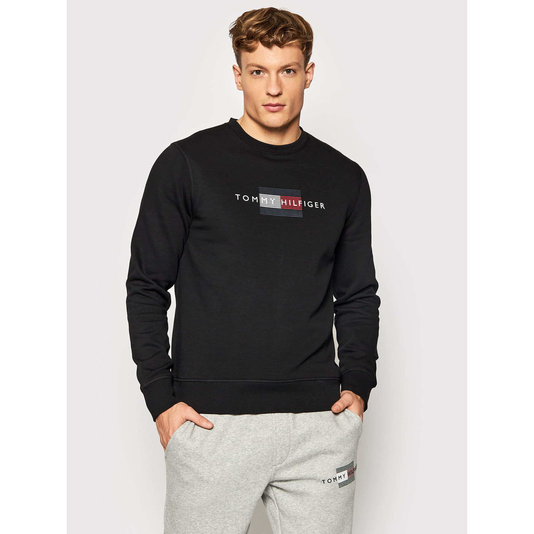 Tommy Hilfiger Bluză Lines MW0MW20118 Negru Regular Fit - Pled.ro