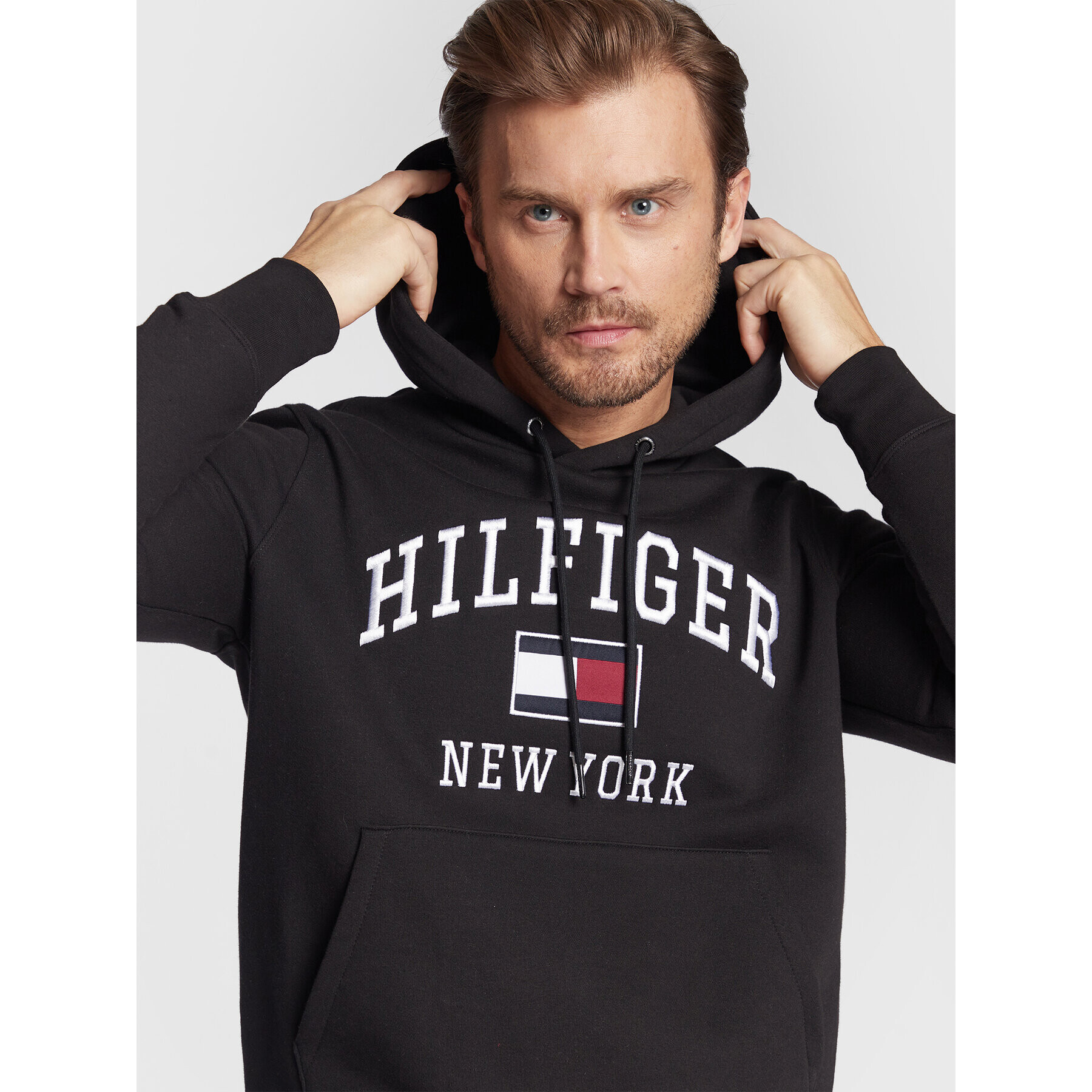 Tommy Hilfiger Bluză Modern Varsity MW0MW28173 Negru Regular Fit - Pled.ro