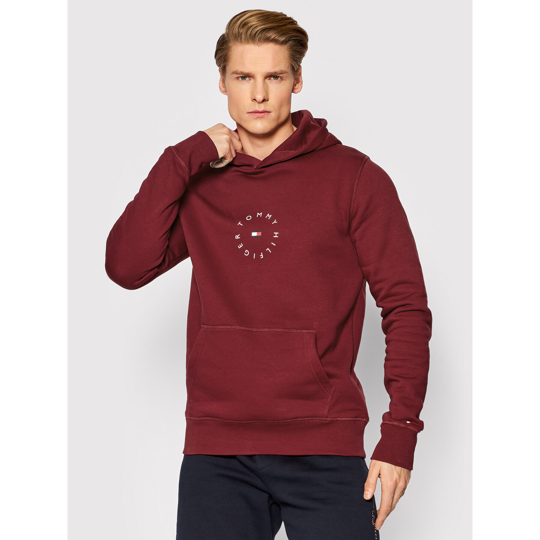 Tommy Hilfiger Bluză Roundall Graphic MW0MW22116 Vișiniu Regular Fit - Pled.ro