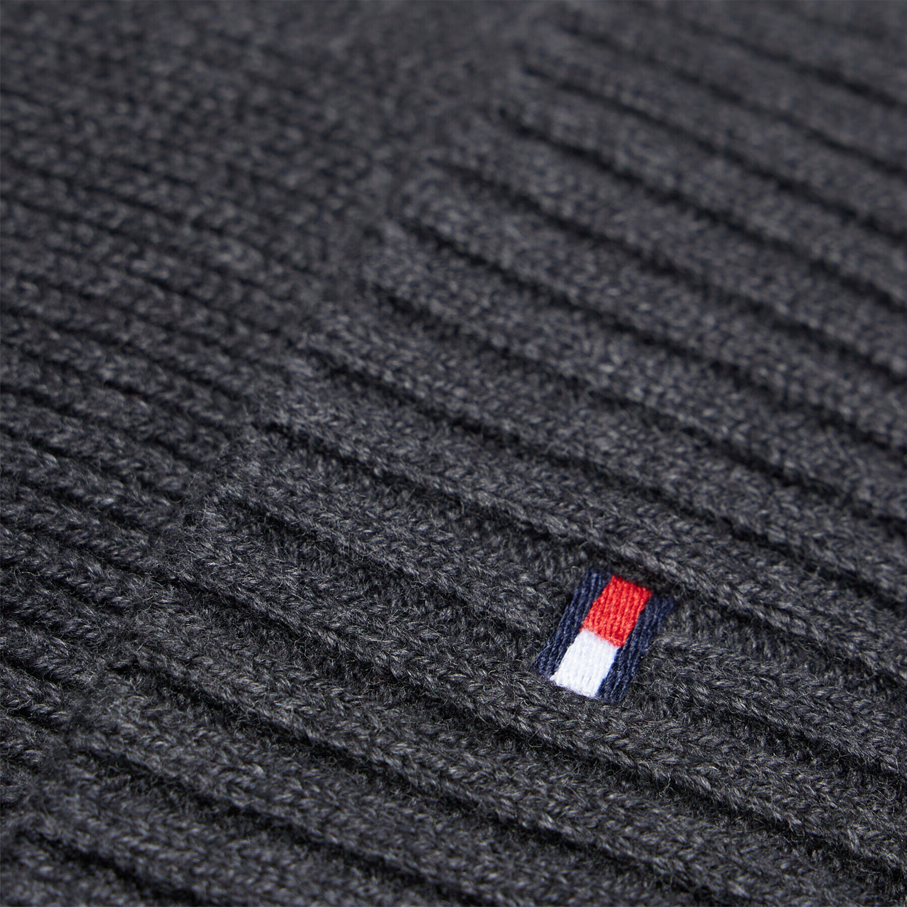 Tommy Hilfiger Căciulă Essential Flag Beanie AM0AM10337 Gri - Pled.ro