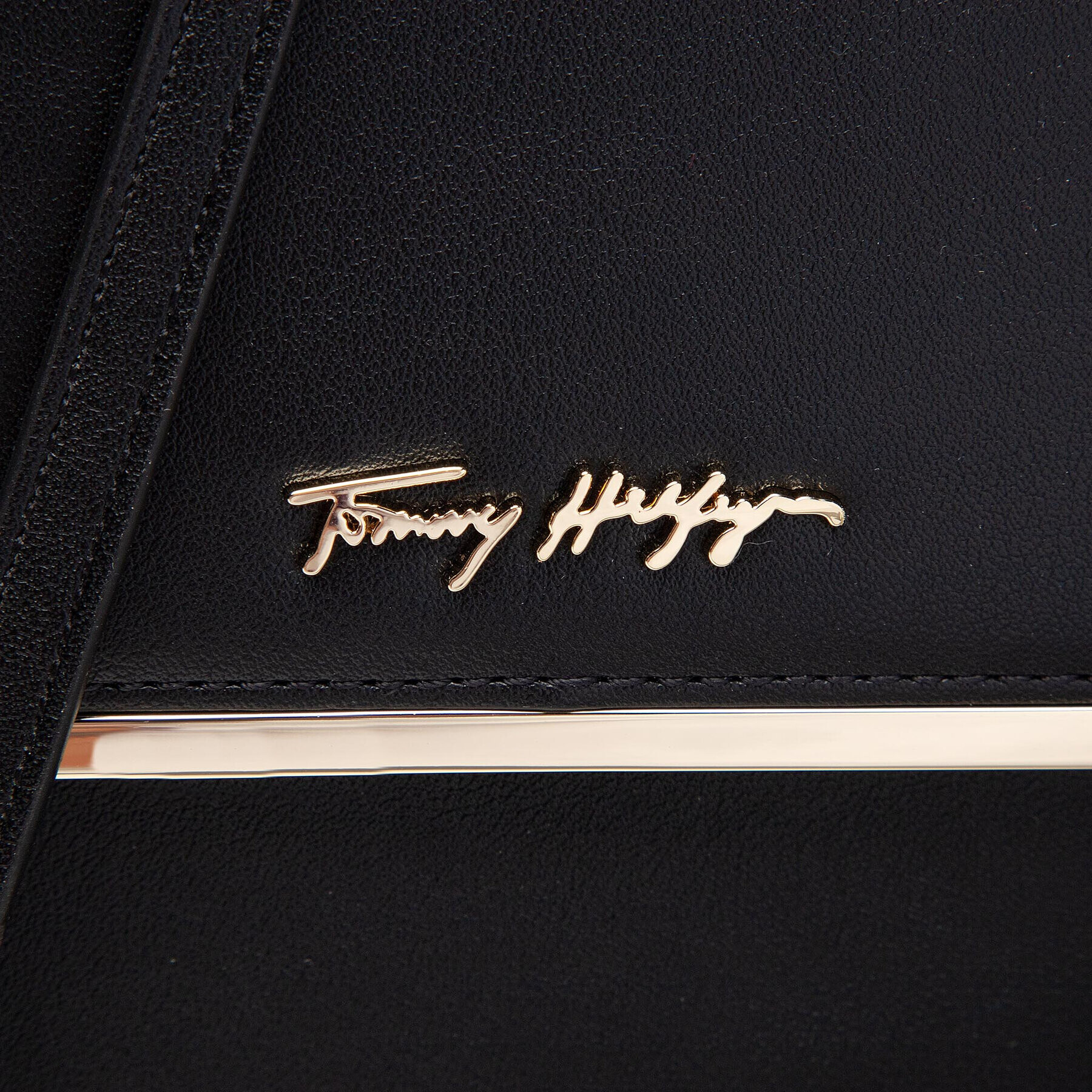 Tommy Hilfiger Geantă Tommy Modern Phone Bag HAW0AW10097 Negru - Pled.ro