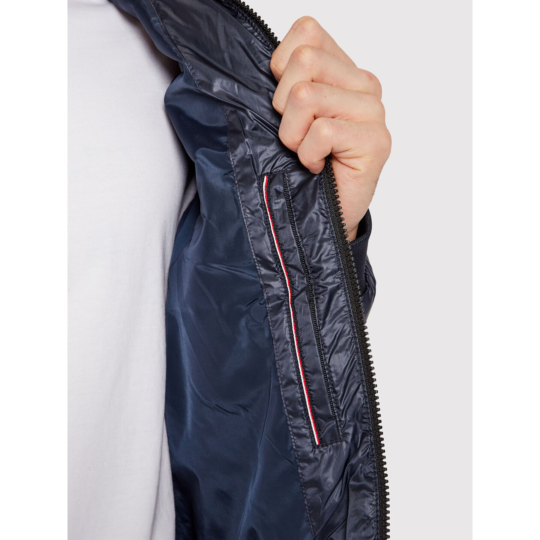 Tommy Hilfiger Geacă din puf Diamond Quilted MW0MW19617 Bleumarin Regular Fit - Pled.ro