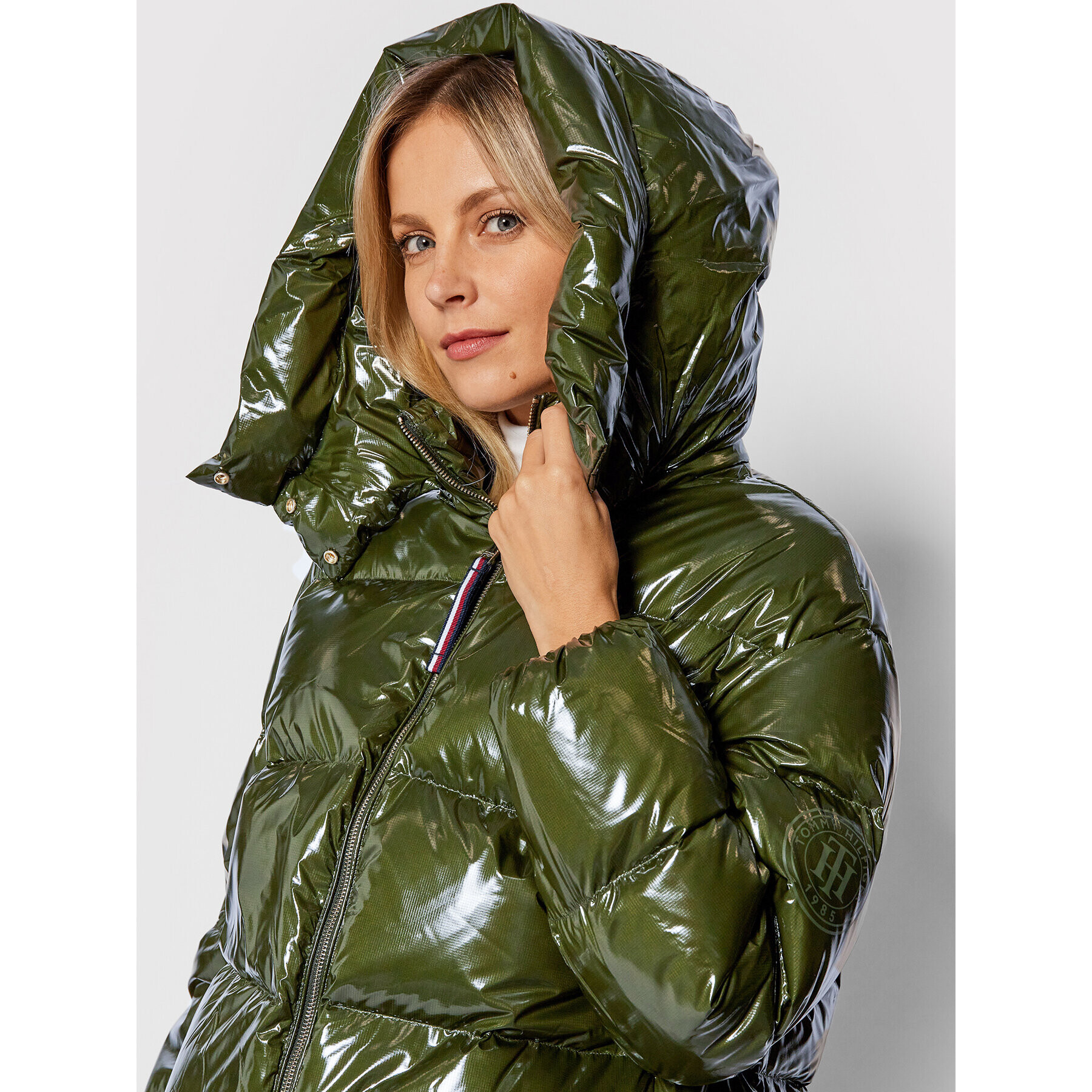 Tommy Hilfiger Geacă din puf Glossy WW0WW32803 Verde Regular Fit - Pled.ro